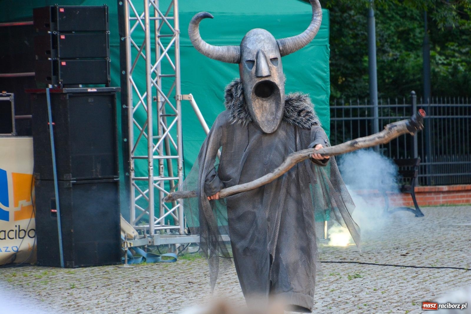 Zdjęcie w galerii na portalu naszraciborz.pl: Noc teatru i ognia na Zamku Piastowskim w Raciborzu [FOTO i WIDEO] wiadomości z regionu