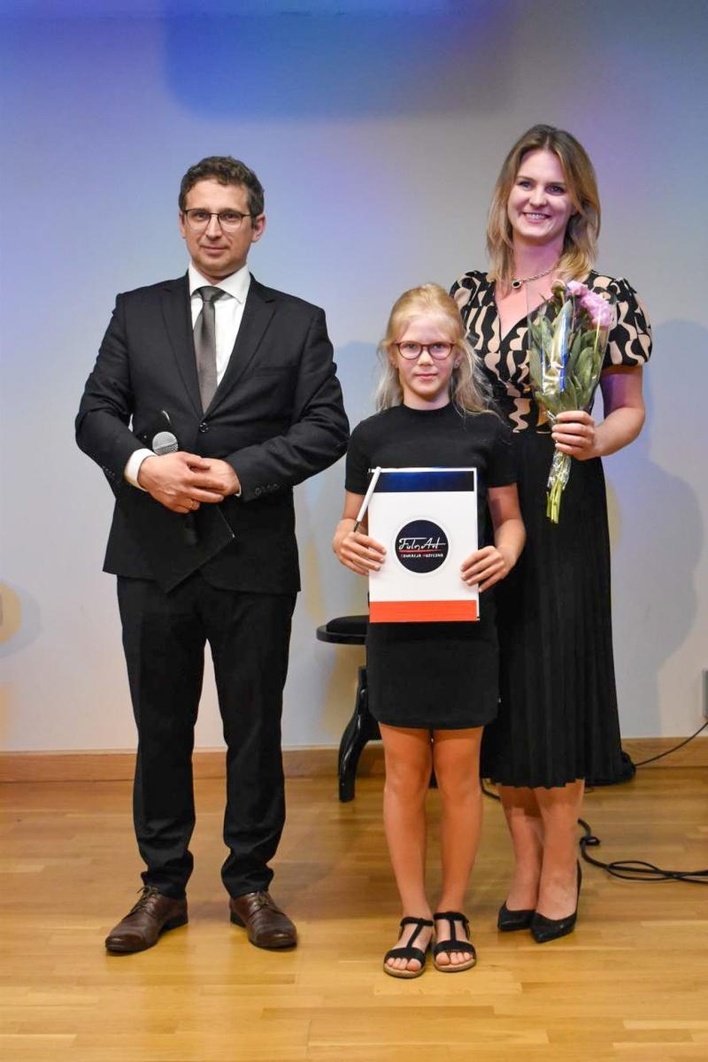 Zdjęcie w galerii na portalu naszraciborz.pl: Muzyczny finał roku szkolnego. Uczniowie Fulnart z koncertem na Zamku Piastowskim wiadomości z regionu