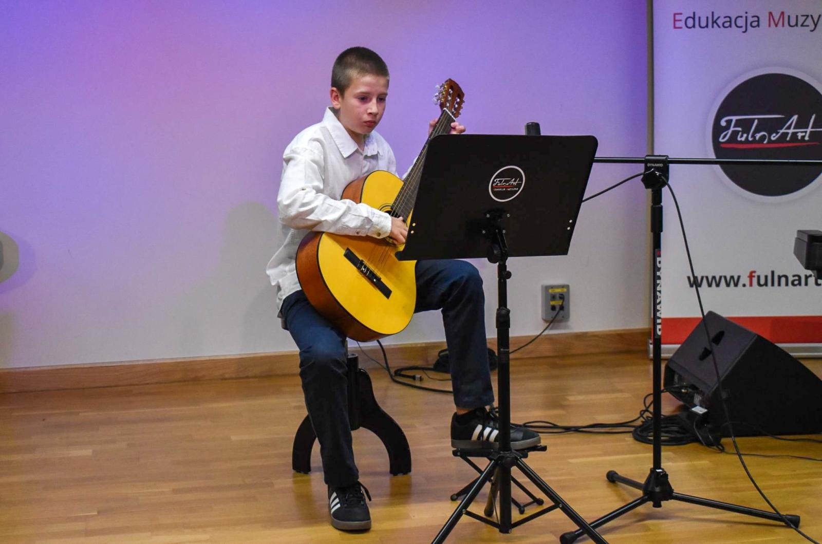 Zdjęcie w galerii na portalu naszraciborz.pl: Muzyczny finał roku szkolnego. Uczniowie Fulnart z koncertem na Zamku Piastowskim wiadomości z regionu