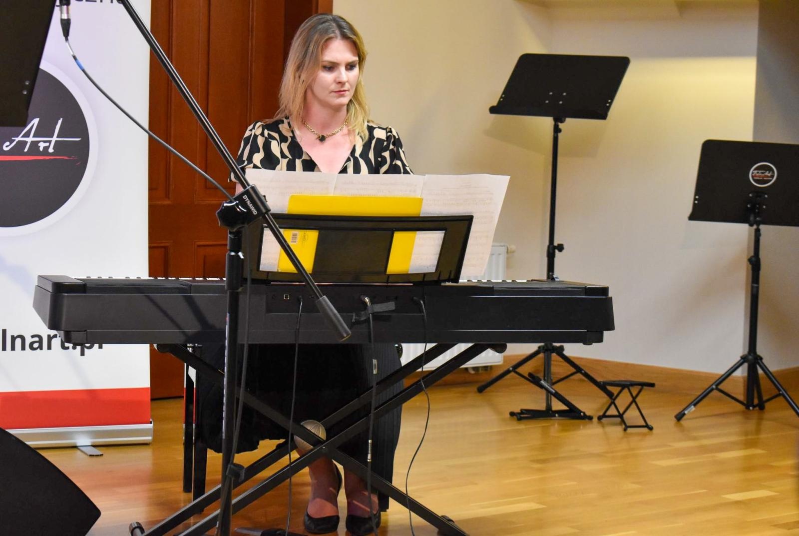 Zdjęcie w galerii na portalu naszraciborz.pl: Muzyczny finał roku szkolnego. Uczniowie Fulnart z koncertem na Zamku Piastowskim wiadomości z regionu