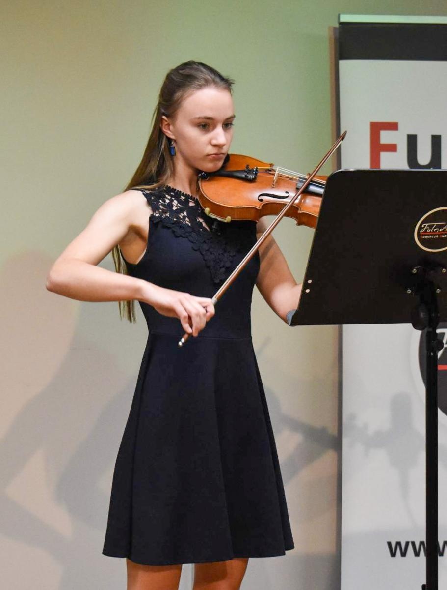 Zdjęcie w galerii na portalu naszraciborz.pl: Muzyczny finał roku szkolnego. Uczniowie Fulnart z koncertem na Zamku Piastowskim wiadomości z regionu