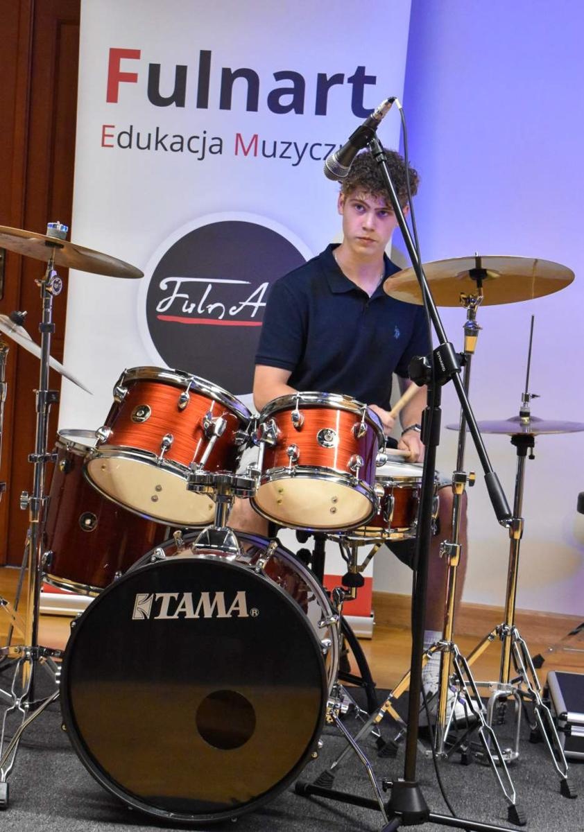 Zdjęcie w galerii na portalu naszraciborz.pl: Muzyczny finał roku szkolnego. Uczniowie Fulnart z koncertem na Zamku Piastowskim wiadomości z regionu