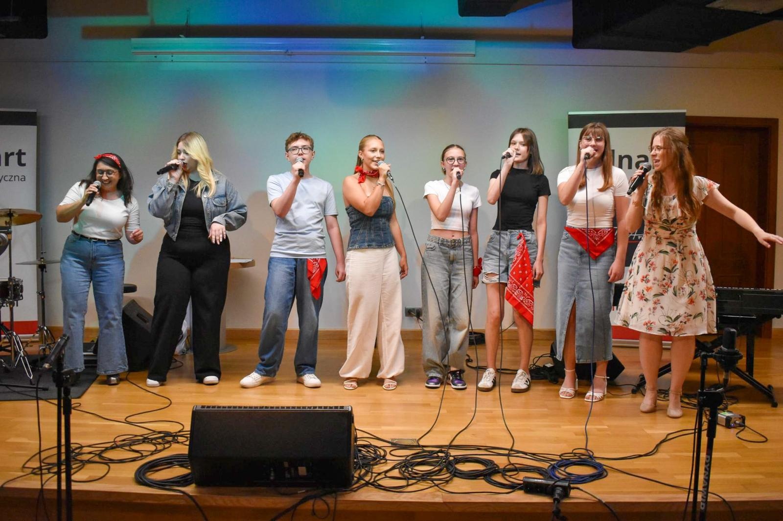 Zdjęcie w galerii na portalu naszraciborz.pl: Muzyczny finał roku szkolnego. Uczniowie Fulnart z koncertem na Zamku Piastowskim wiadomości z regionu