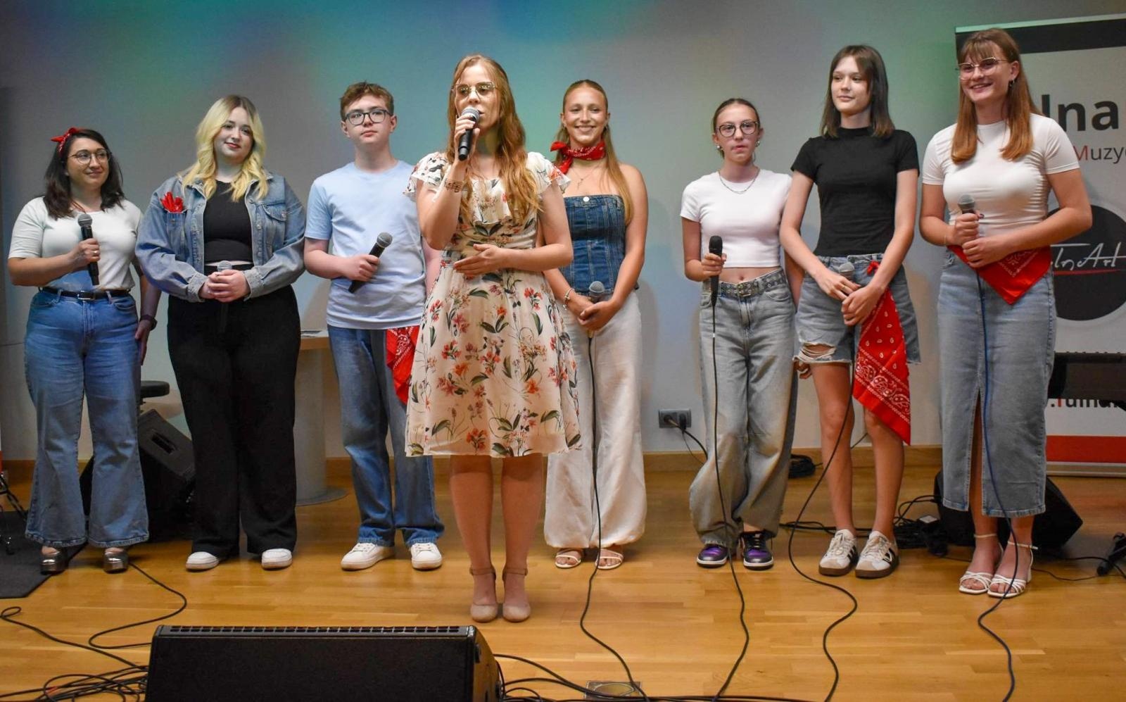 Zdjęcie w galerii na portalu naszraciborz.pl: Muzyczny finał roku szkolnego. Uczniowie Fulnart z koncertem na Zamku Piastowskim wiadomości z regionu