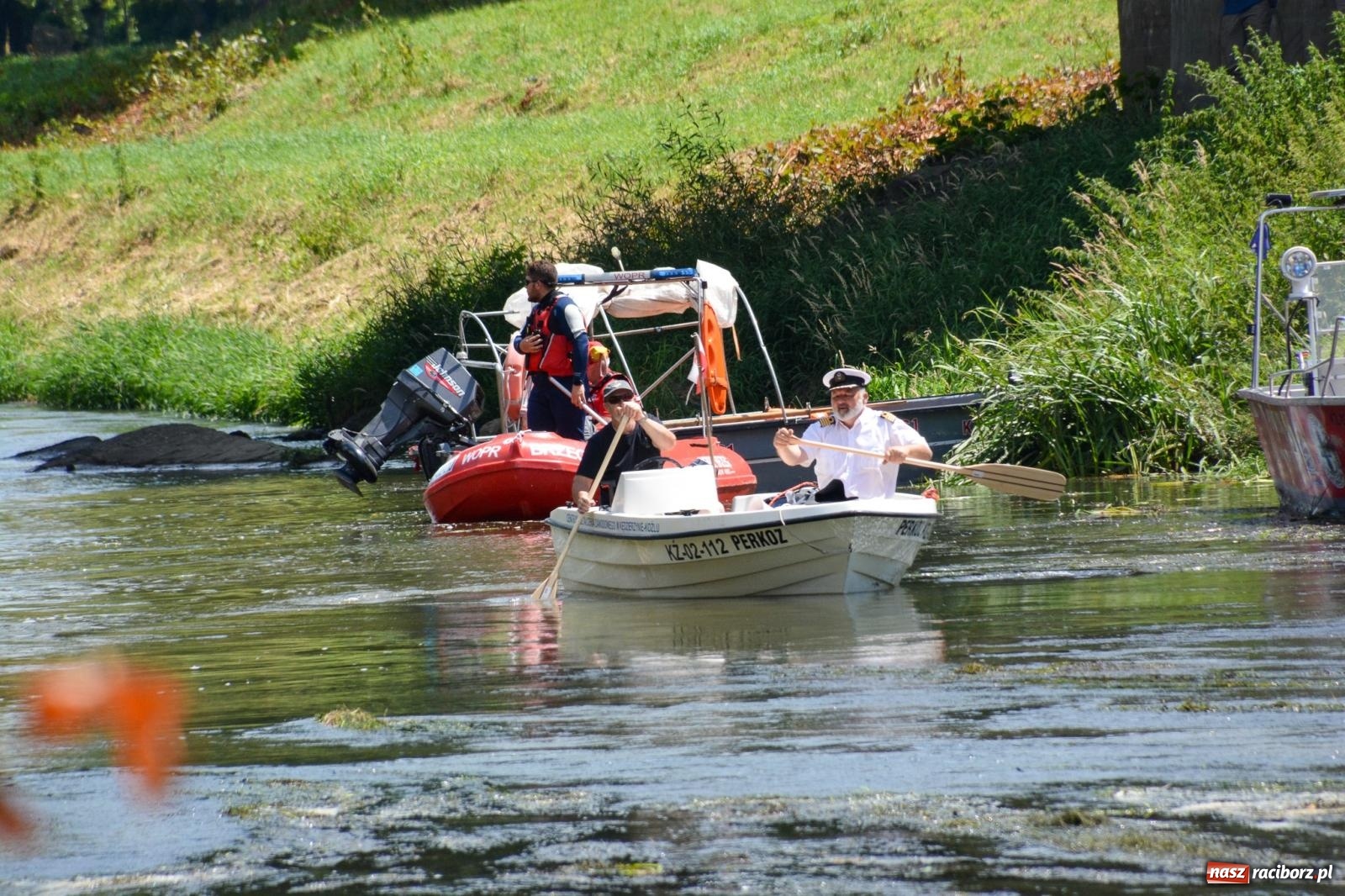 Zdjęcie w galerii na portalu naszraciborz.pl: Pływadła 2025 wypłynęły spod raciborskiego zamku. Viadrus i Chrobry symbolami Odry oraz I Misteria Piastorum na zamku wiadomości z regionu