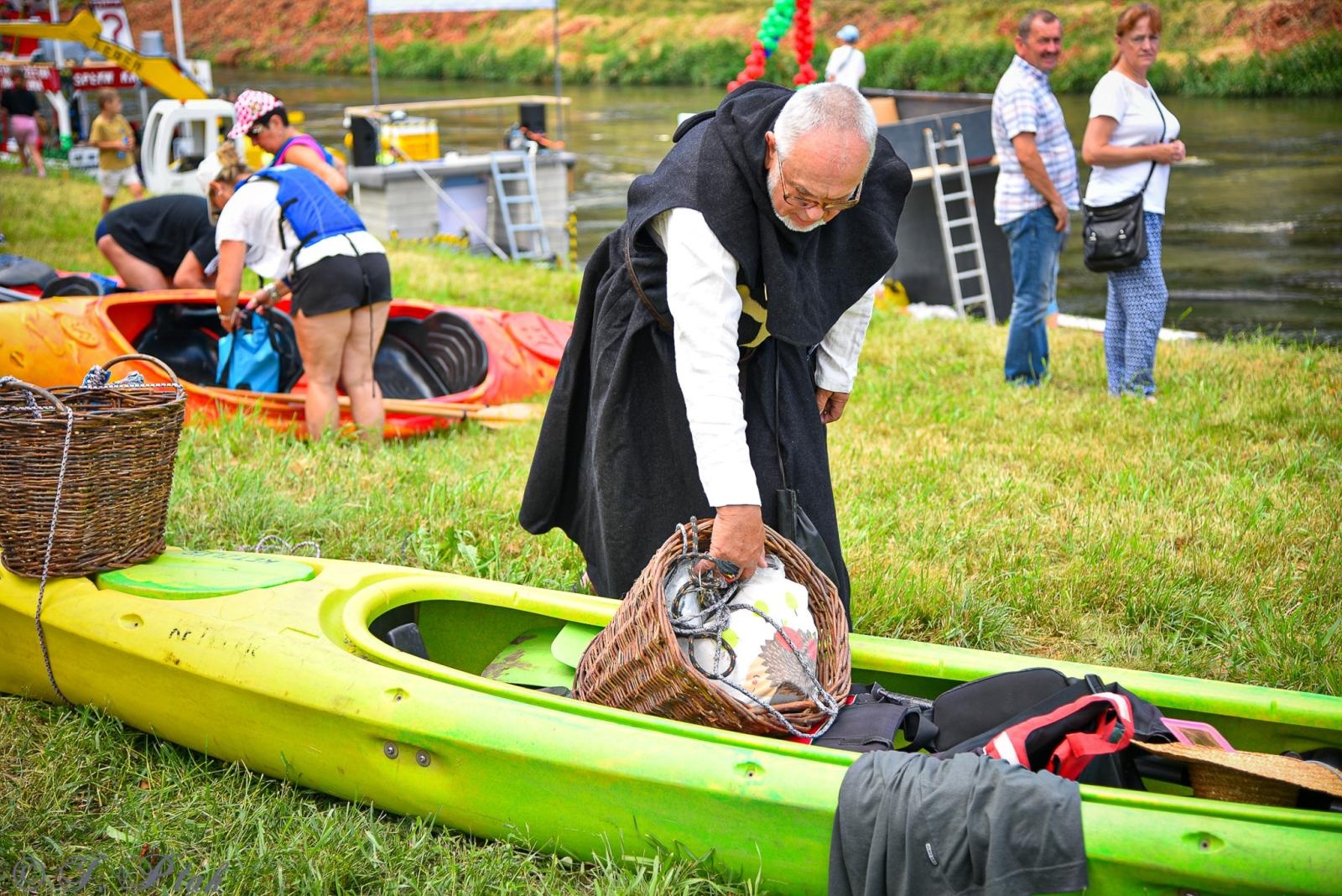 Zdjęcie w galerii na portalu naszraciborz.pl: Pływadło na bis. Jedyna taka flota w Polsce znów na Odrze [FOTO i WIDEO] wiadomości z regionu