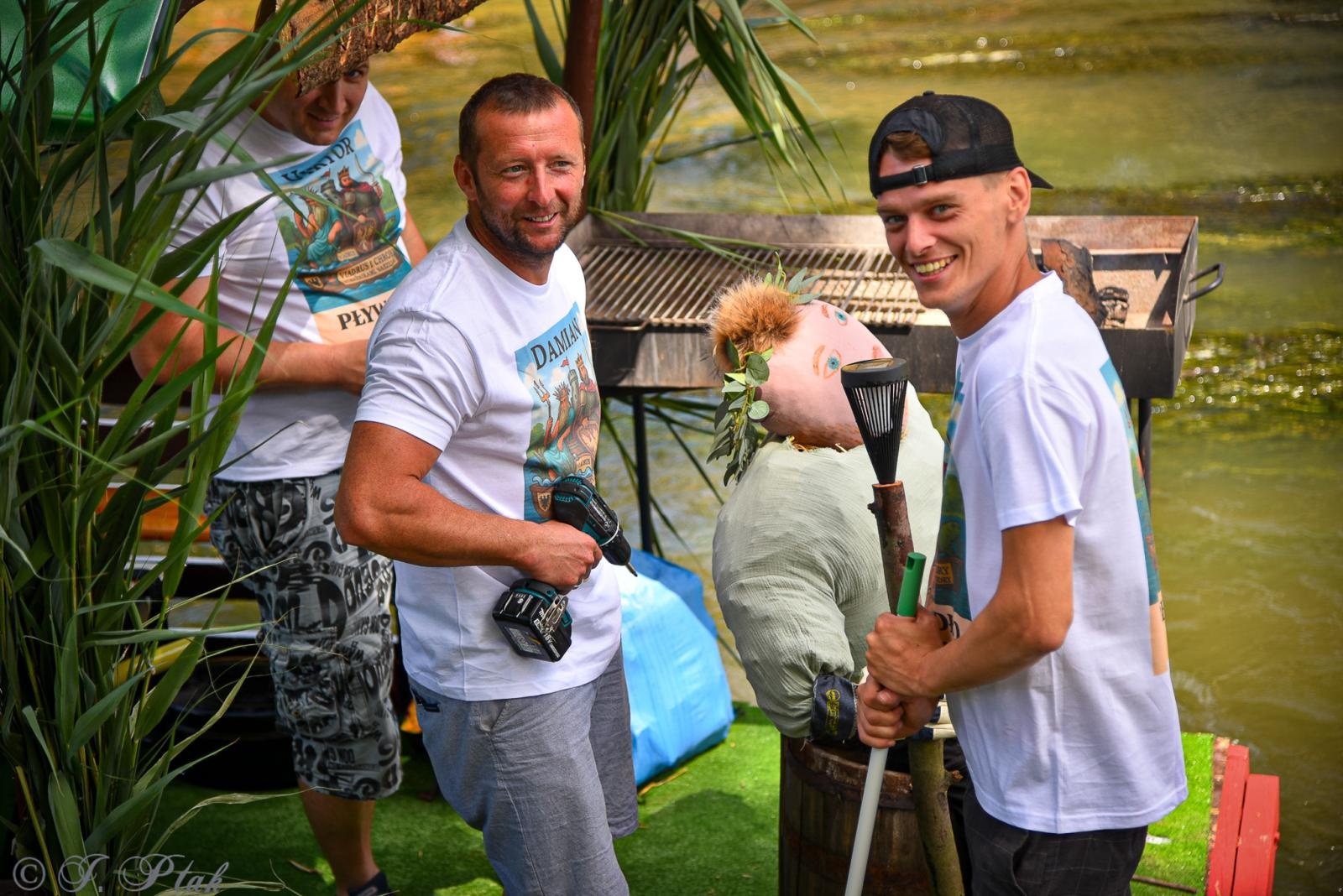 Zdjęcie w galerii na portalu naszraciborz.pl: Pływadło na bis. Jedyna taka flota w Polsce znów na Odrze [FOTO i WIDEO] wiadomości z regionu