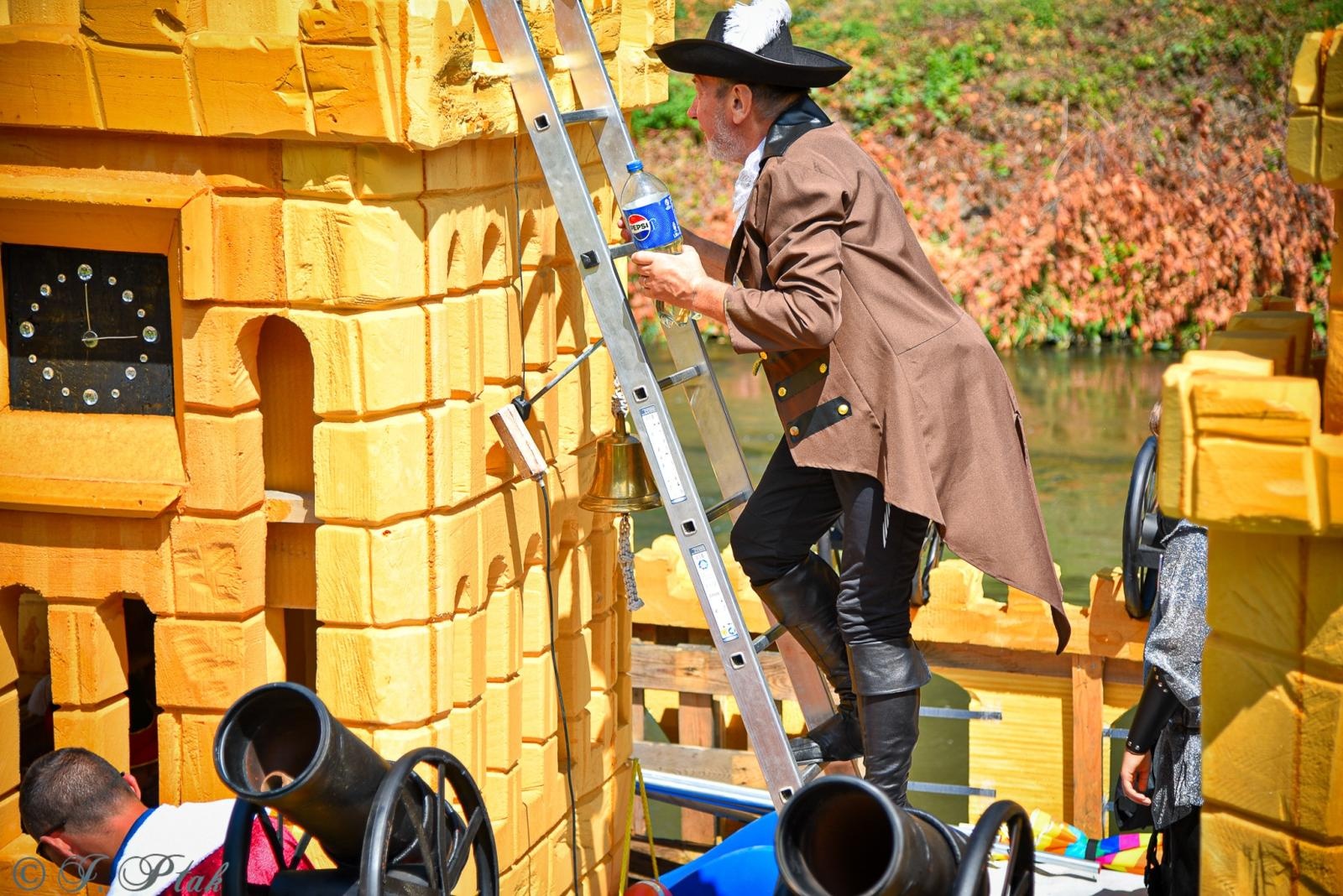 Zdjęcie w galerii na portalu naszraciborz.pl: Pływadło na bis. Jedyna taka flota w Polsce znów na Odrze [FOTO i WIDEO] wiadomości z regionu