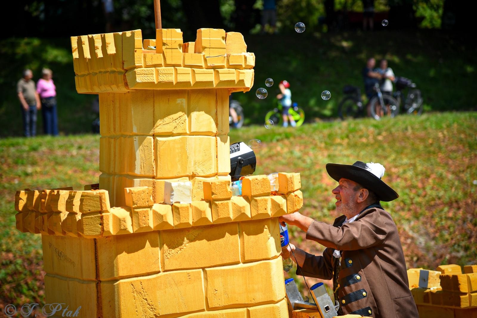 Zdjęcie w galerii na portalu naszraciborz.pl: Pływadło na bis. Jedyna taka flota w Polsce znów na Odrze [FOTO i WIDEO] wiadomości z regionu