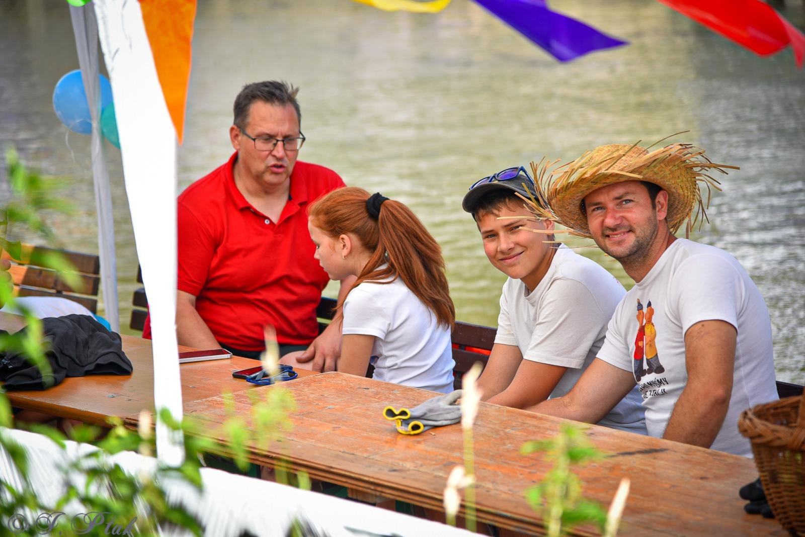 Zdjęcie w galerii na portalu naszraciborz.pl: Pływadło na bis. Jedyna taka flota w Polsce znów na Odrze [FOTO i WIDEO] wiadomości z regionu