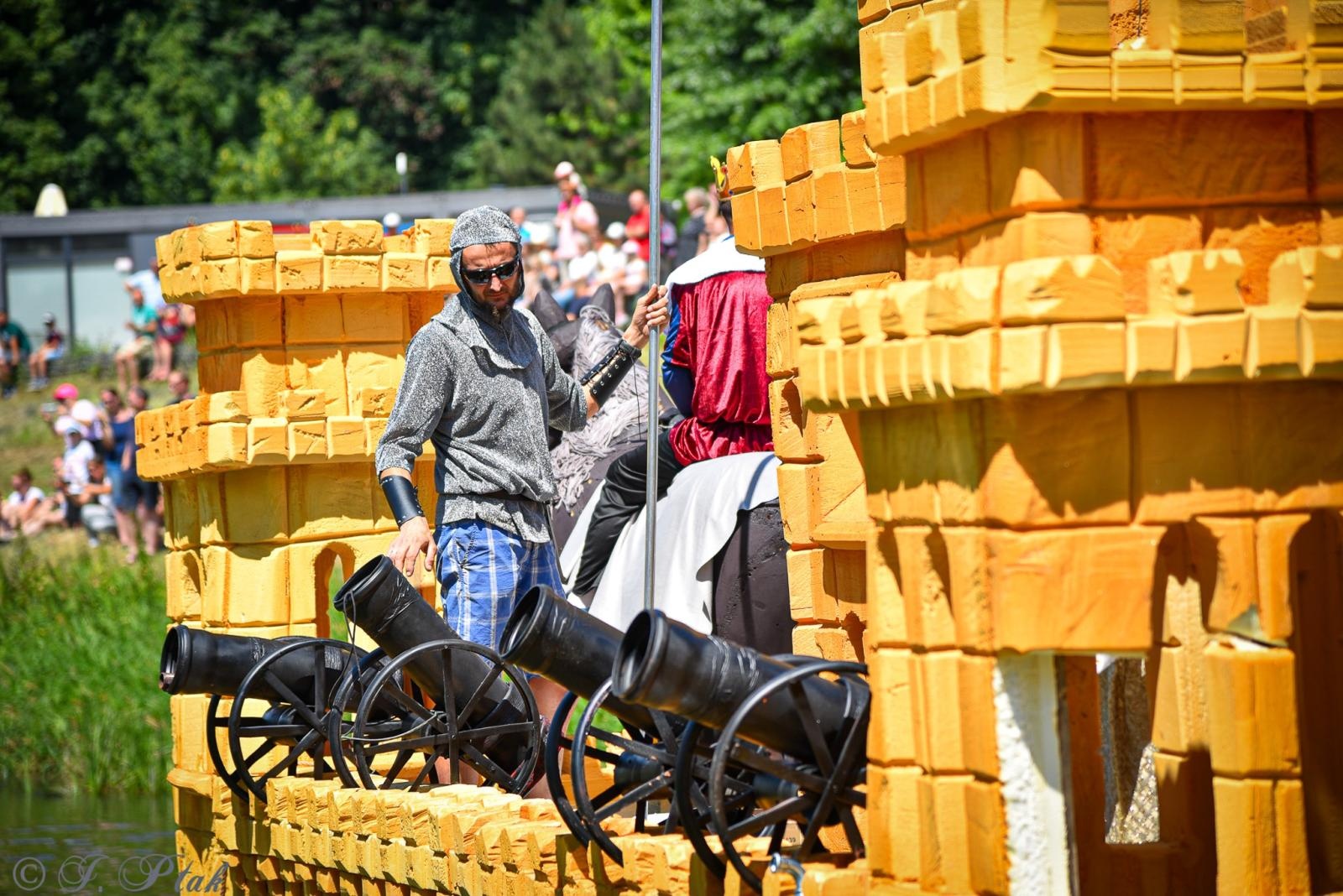 Zdjęcie w galerii na portalu naszraciborz.pl: Pływadło na bis. Jedyna taka flota w Polsce znów na Odrze [FOTO i WIDEO] wiadomości z regionu