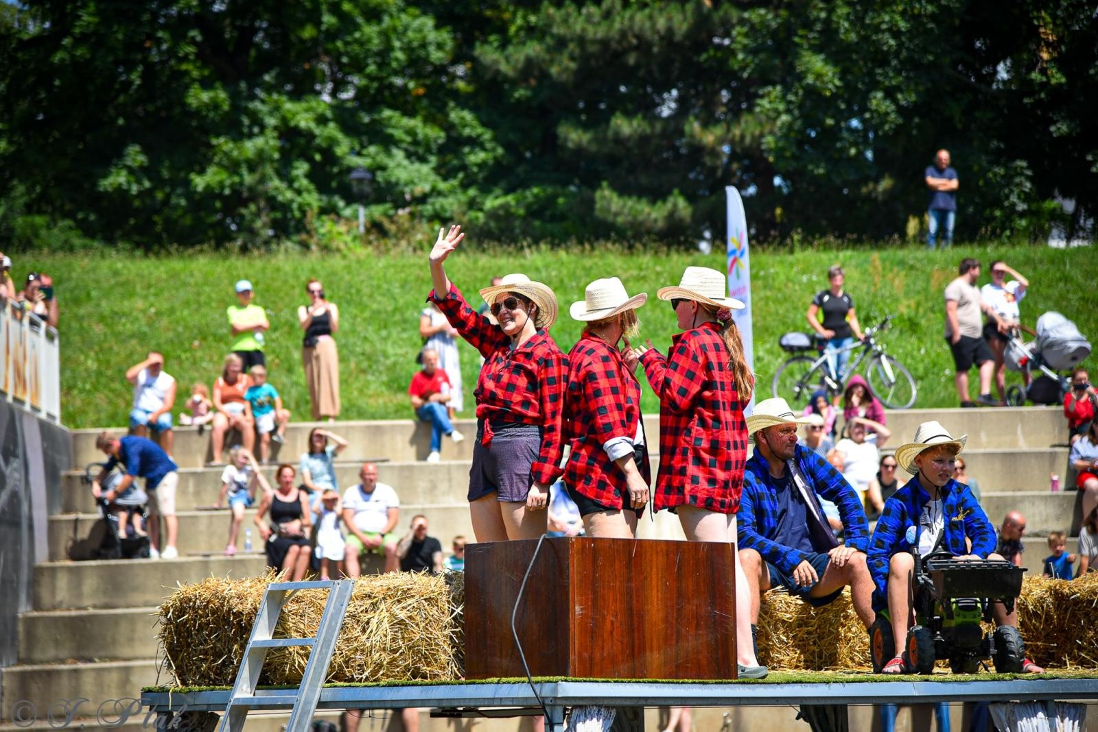 Zdjęcie w galerii na portalu naszraciborz.pl: Pływadło na bis. Jedyna taka flota w Polsce znów na Odrze [FOTO i WIDEO] wiadomości z regionu