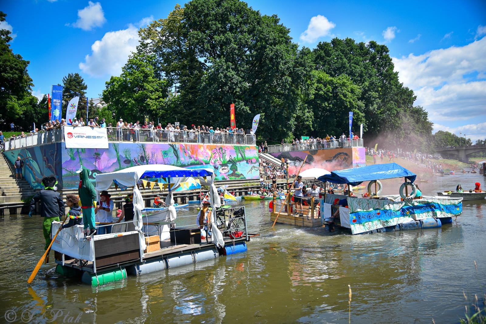 Zdjęcie w galerii na portalu naszraciborz.pl: Pływadło na bis. Jedyna taka flota w Polsce znów na Odrze [FOTO i WIDEO] wiadomości z regionu