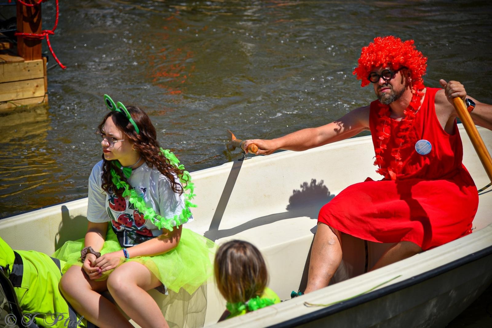 Zdjęcie w galerii na portalu naszraciborz.pl: Pływadło na bis. Jedyna taka flota w Polsce znów na Odrze [FOTO i WIDEO] wiadomości z regionu