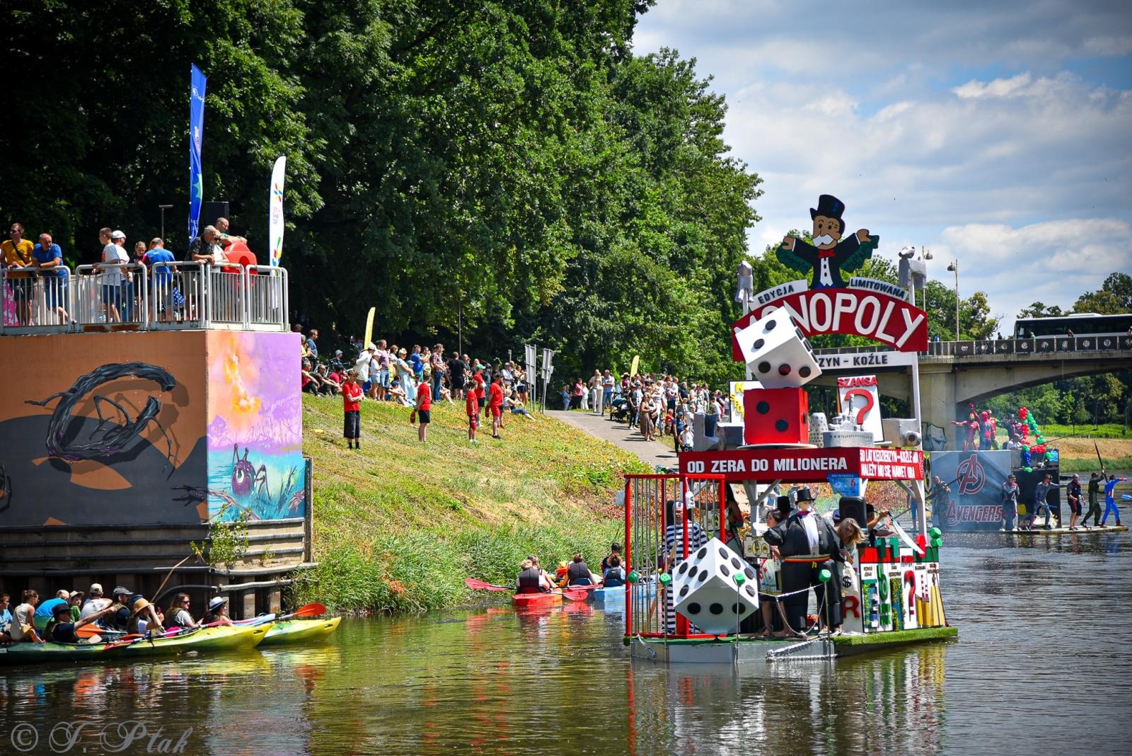 Zdjęcie w galerii na portalu naszraciborz.pl: Pływadło na bis. Jedyna taka flota w Polsce znów na Odrze [FOTO i WIDEO] wiadomości z regionu