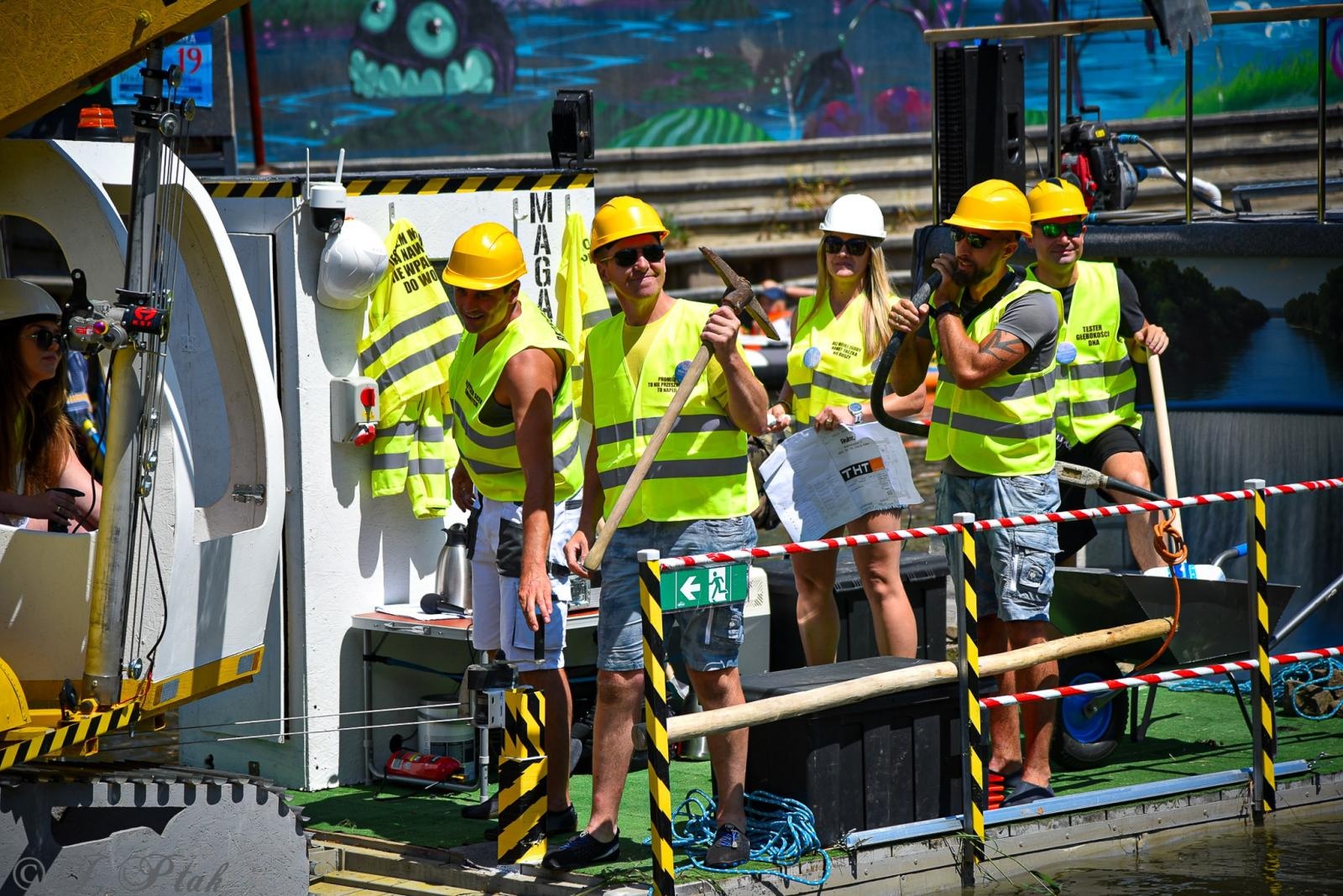 Zdjęcie w galerii na portalu naszraciborz.pl: Pływadło na bis. Jedyna taka flota w Polsce znów na Odrze [FOTO i WIDEO] wiadomości z regionu