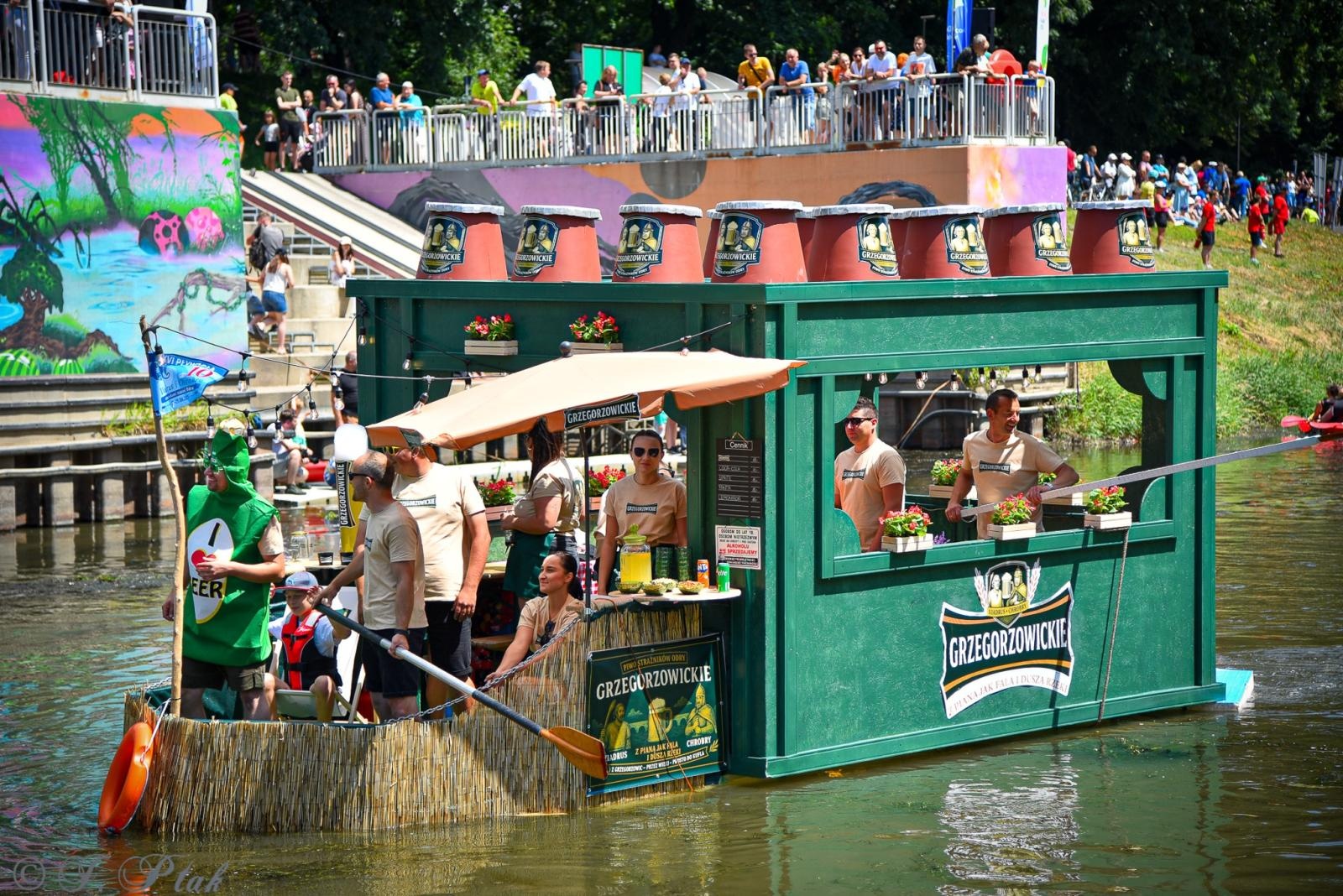 Zdjęcie w galerii na portalu naszraciborz.pl: Pływadło na bis. Jedyna taka flota w Polsce znów na Odrze [FOTO i WIDEO] wiadomości z regionu