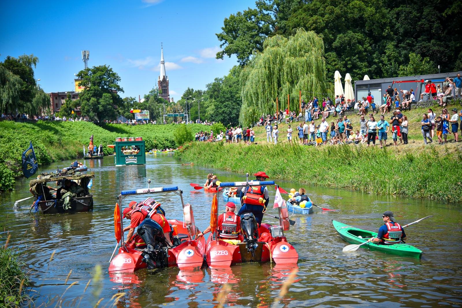 Zdjęcie w galerii na portalu naszraciborz.pl: Pływadło na bis. Jedyna taka flota w Polsce znów na Odrze [FOTO i WIDEO] wiadomości z regionu