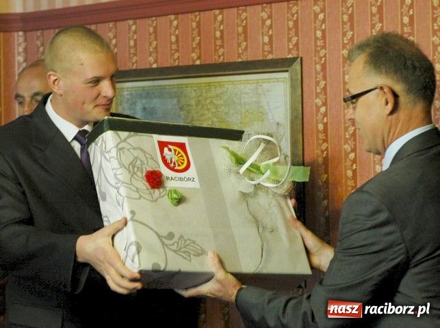 Zdjęcie w galerii na portalu naszraciborz.pl: Ruszył w pościg za złodziejem wiadomości z regionu