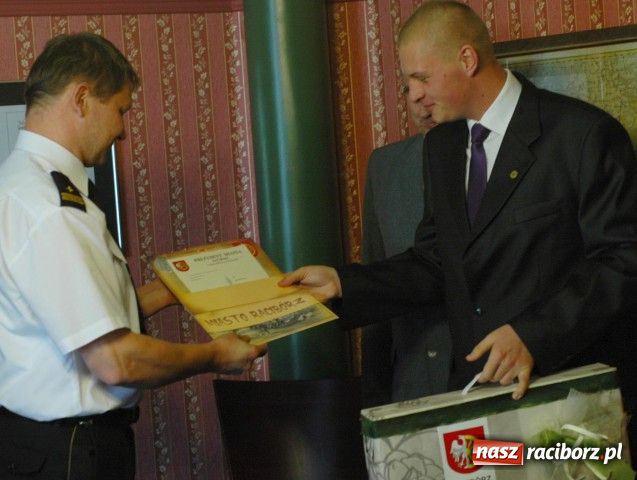 Zdjęcie w galerii na portalu naszraciborz.pl: Ruszył w pościg za złodziejem wiadomości z regionu