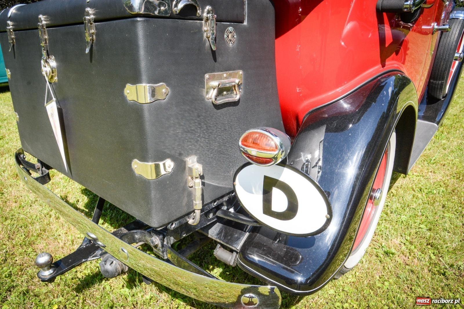 Zdjęcie w galerii na portalu naszraciborz.pl: Motoryzacyjne perełki w parku pałacowym. Rajd Gorole na Ślonsku zawitał do Krowiarek wiadomości z regionu