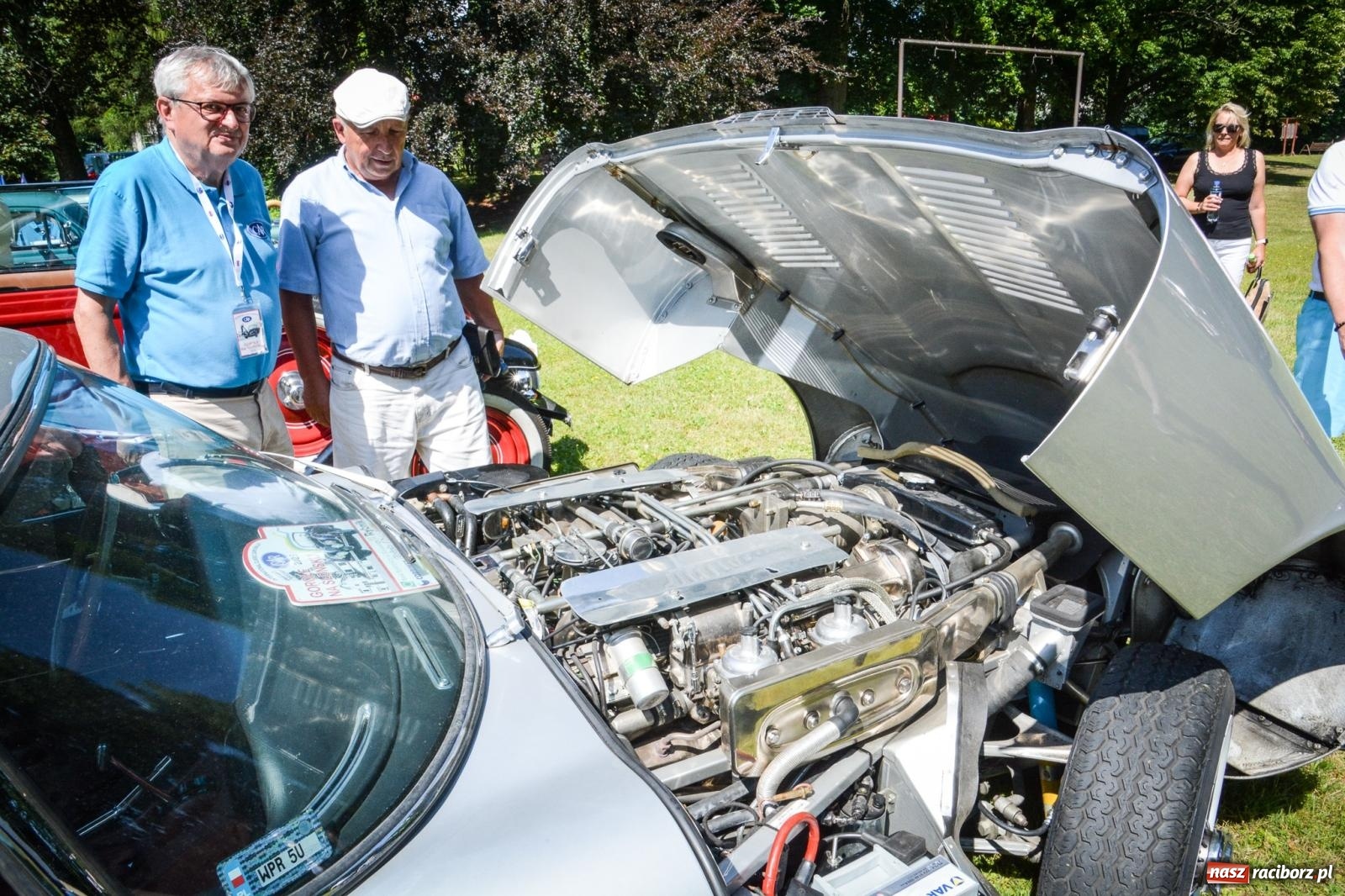 Zdjęcie w galerii na portalu naszraciborz.pl: Motoryzacyjne perełki w parku pałacowym. Rajd Gorole na Ślonsku zawitał do Krowiarek wiadomości z regionu