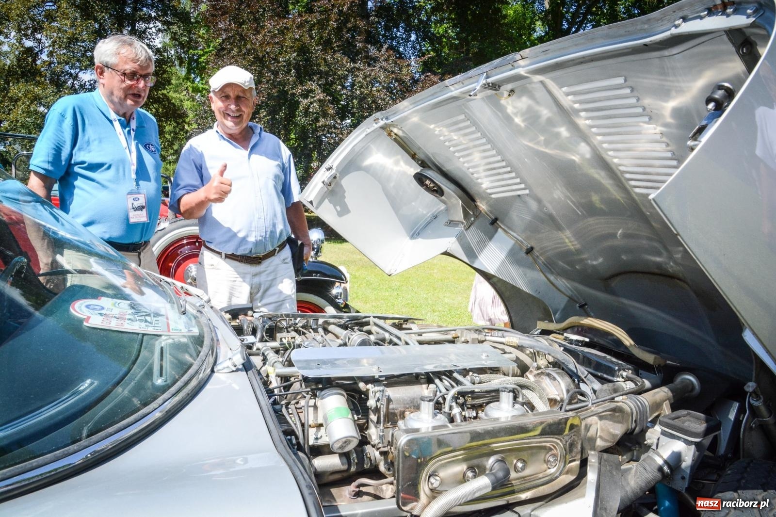 Zdjęcie w galerii na portalu naszraciborz.pl: Motoryzacyjne perełki w parku pałacowym. Rajd Gorole na Ślonsku zawitał do Krowiarek wiadomości z regionu