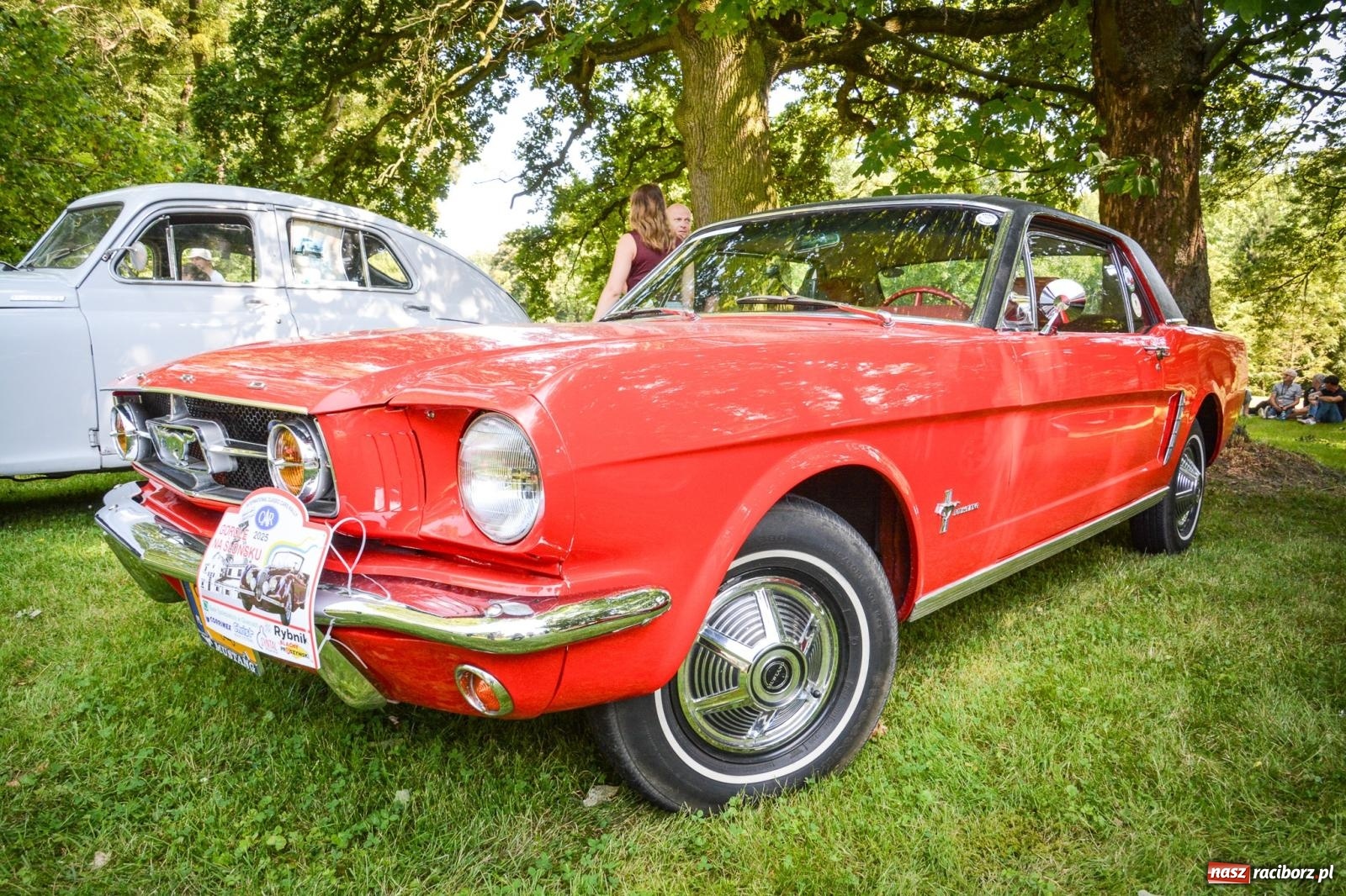 Zdjęcie w galerii na portalu naszraciborz.pl: Motoryzacyjne perełki w parku pałacowym. Rajd Gorole na Ślonsku zawitał do Krowiarek wiadomości z regionu