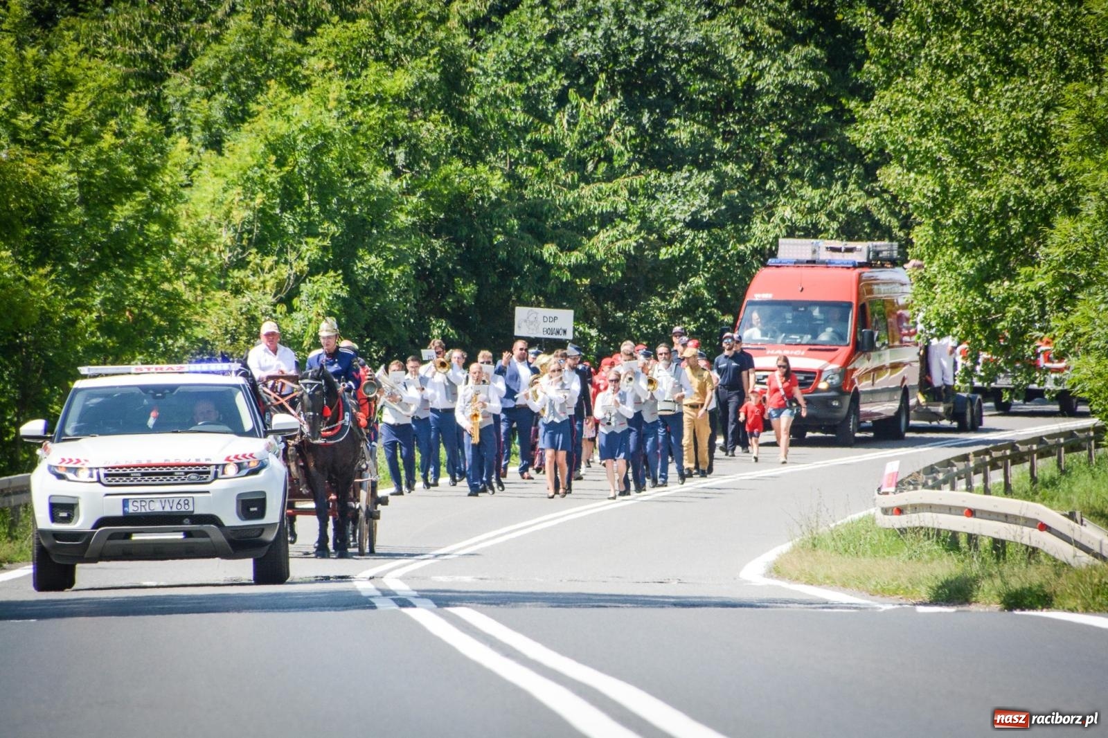 Zdjęcie w galerii na portalu naszraciborz.pl: Sikawki konne w akcji. Bieńkowice gospodarzem XVI Międzynarodowych Zawodów wiadomości z regionu