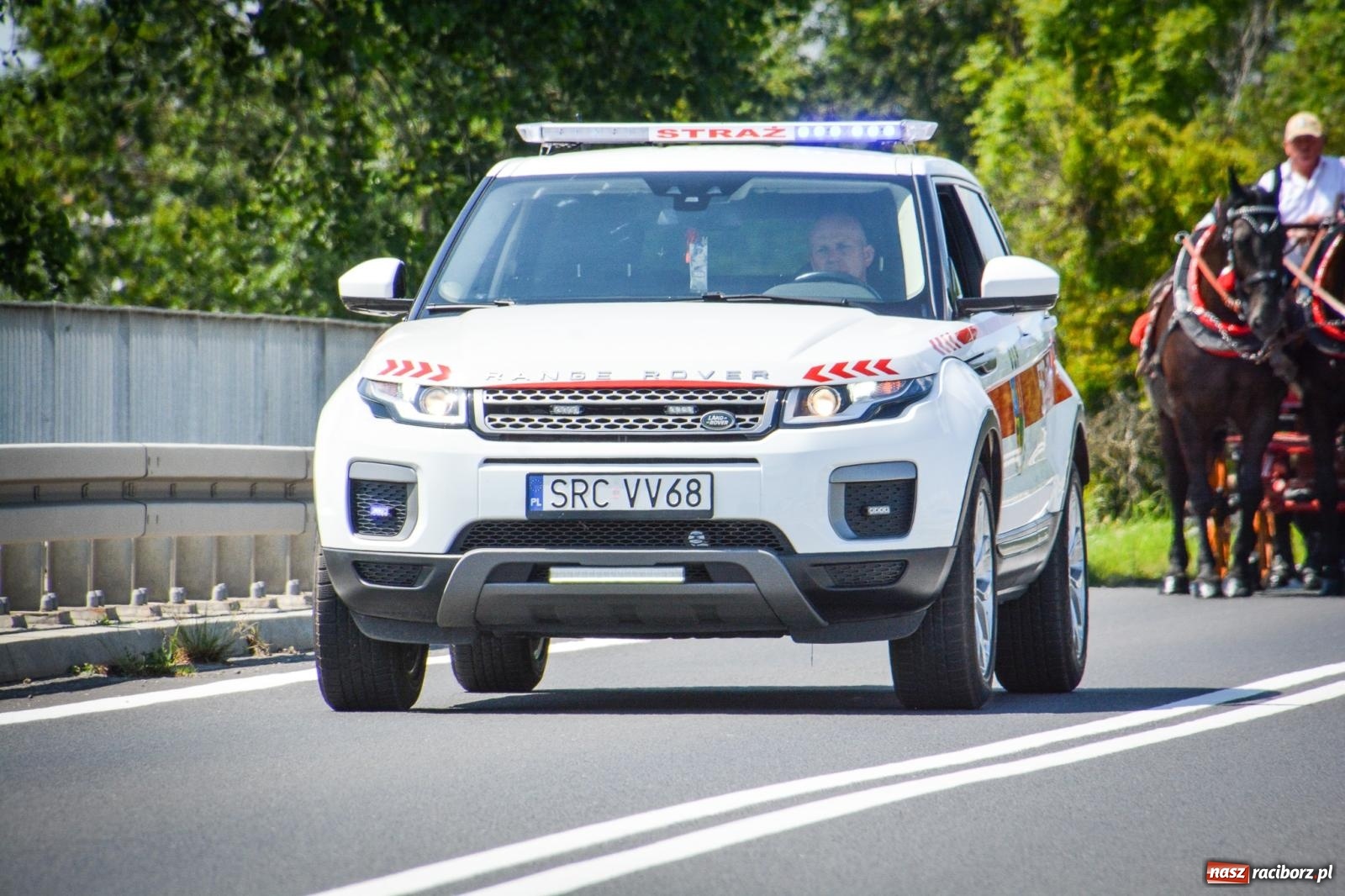 Zdjęcie w galerii na portalu naszraciborz.pl: Sikawki konne w akcji. Bieńkowice gospodarzem XVI Międzynarodowych Zawodów wiadomości z regionu