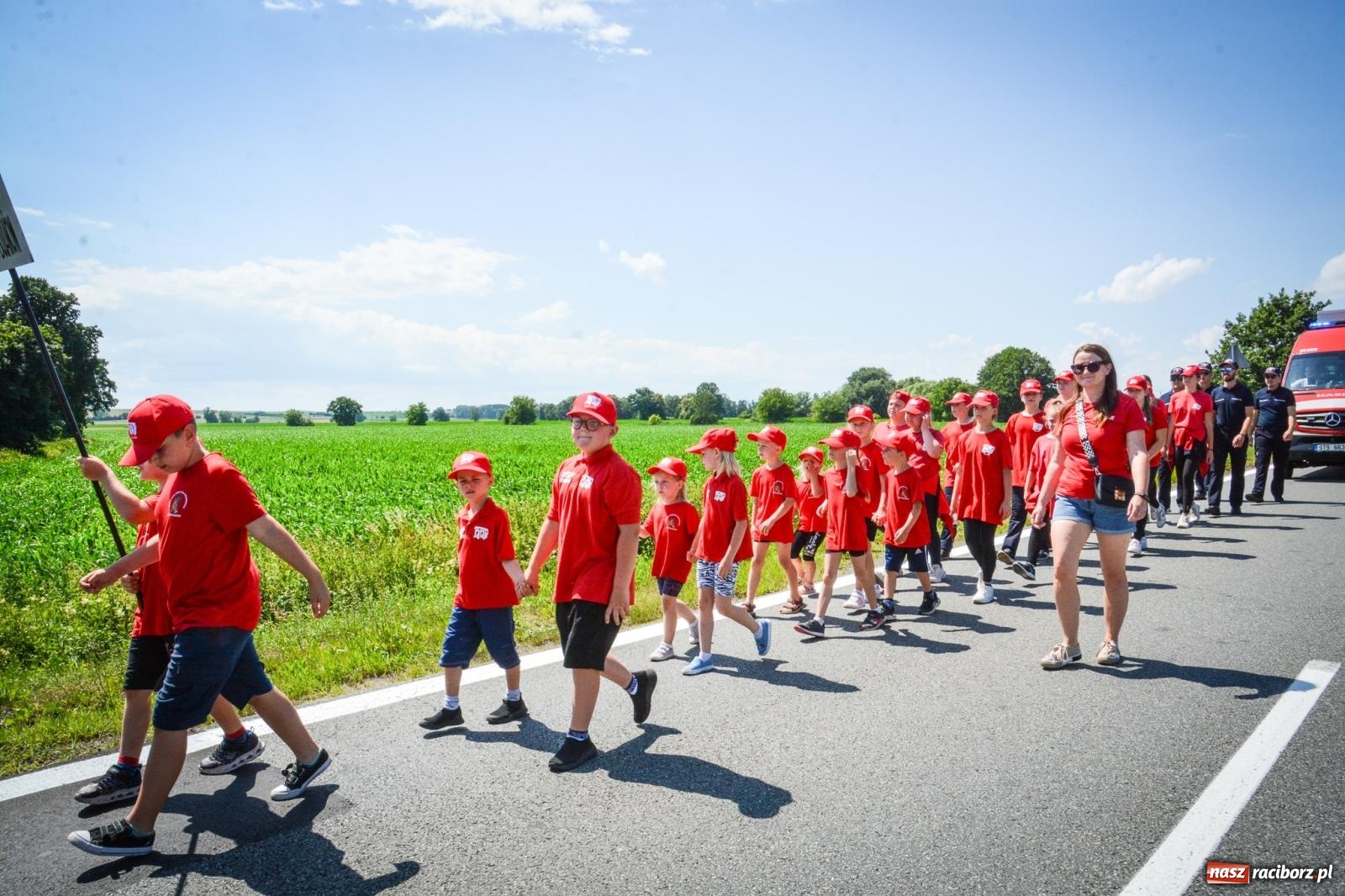 Zdjęcie w galerii na portalu naszraciborz.pl: Sikawki konne w akcji. Bieńkowice gospodarzem XVI Międzynarodowych Zawodów wiadomości z regionu