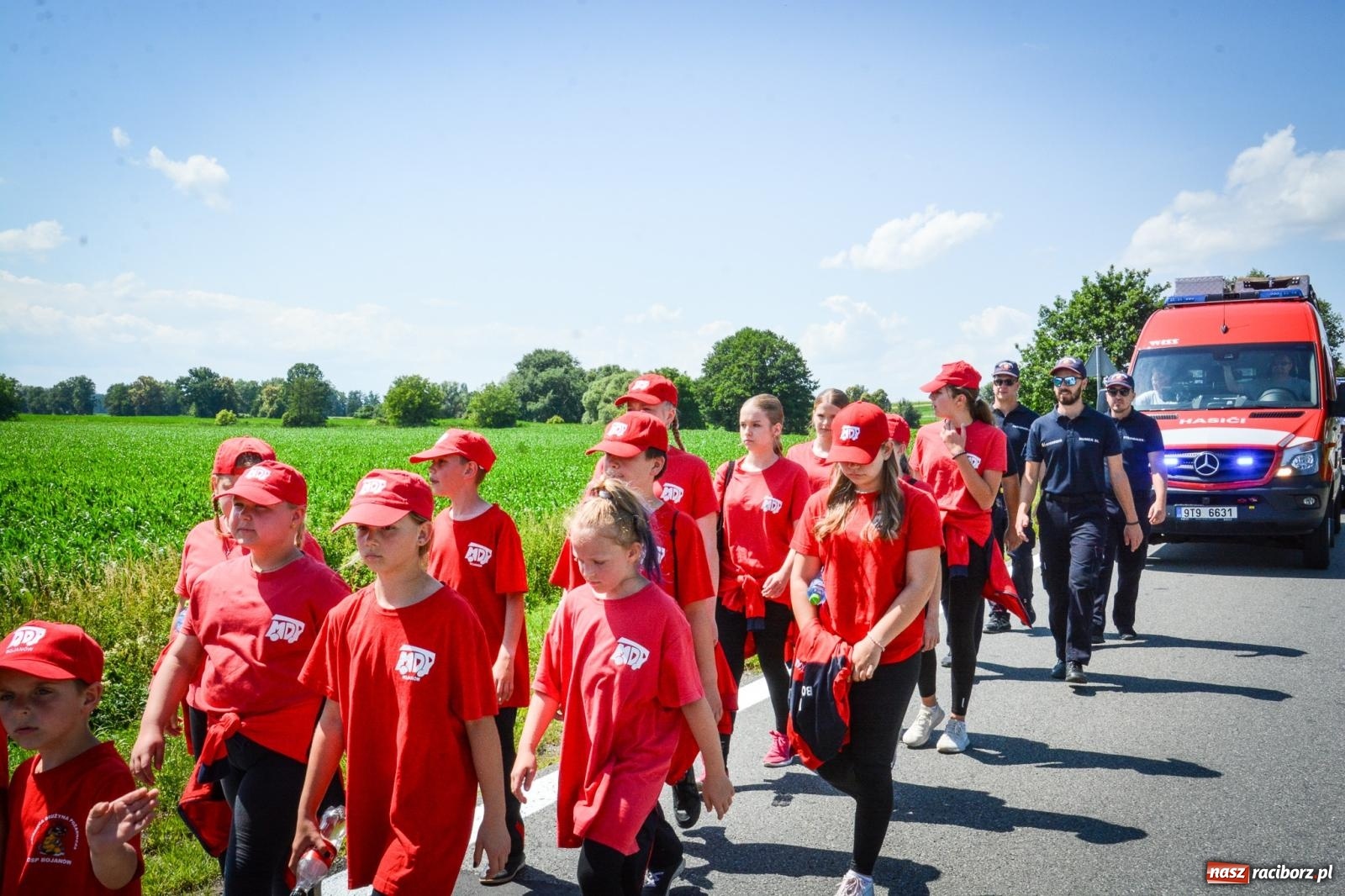 Zdjęcie w galerii na portalu naszraciborz.pl: Sikawki konne w akcji. Bieńkowice gospodarzem XVI Międzynarodowych Zawodów wiadomości z regionu