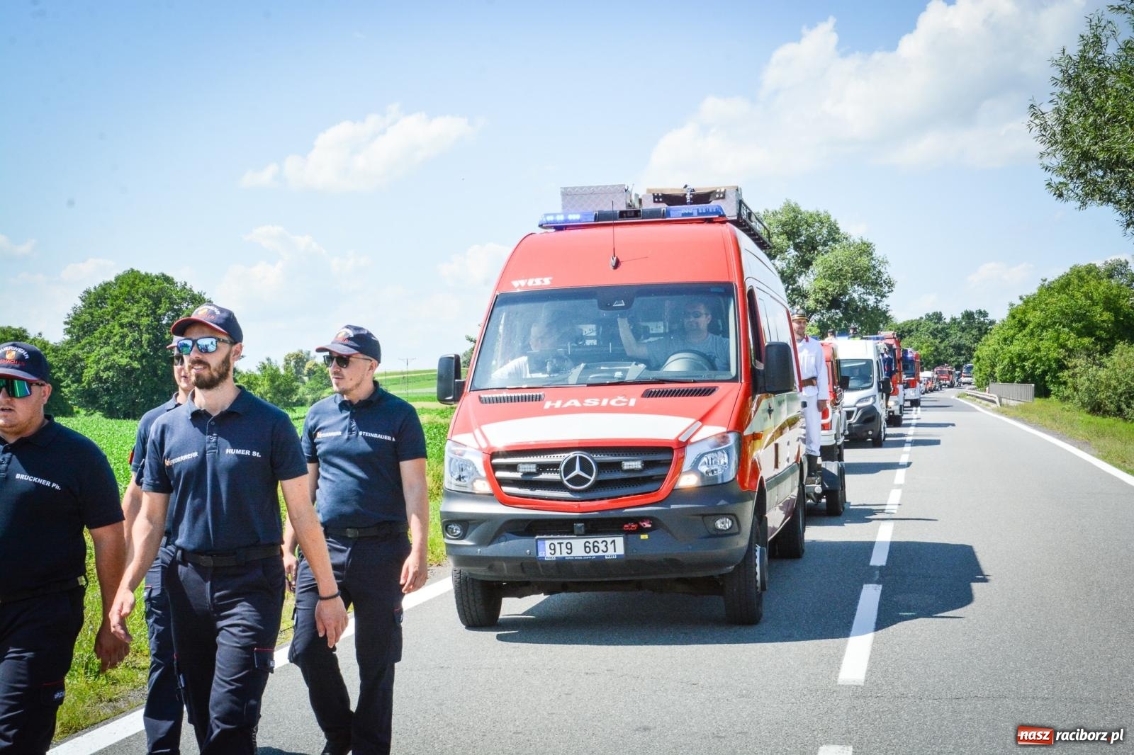 Zdjęcie w galerii na portalu naszraciborz.pl: Sikawki konne w akcji. Bieńkowice gospodarzem XVI Międzynarodowych Zawodów wiadomości z regionu