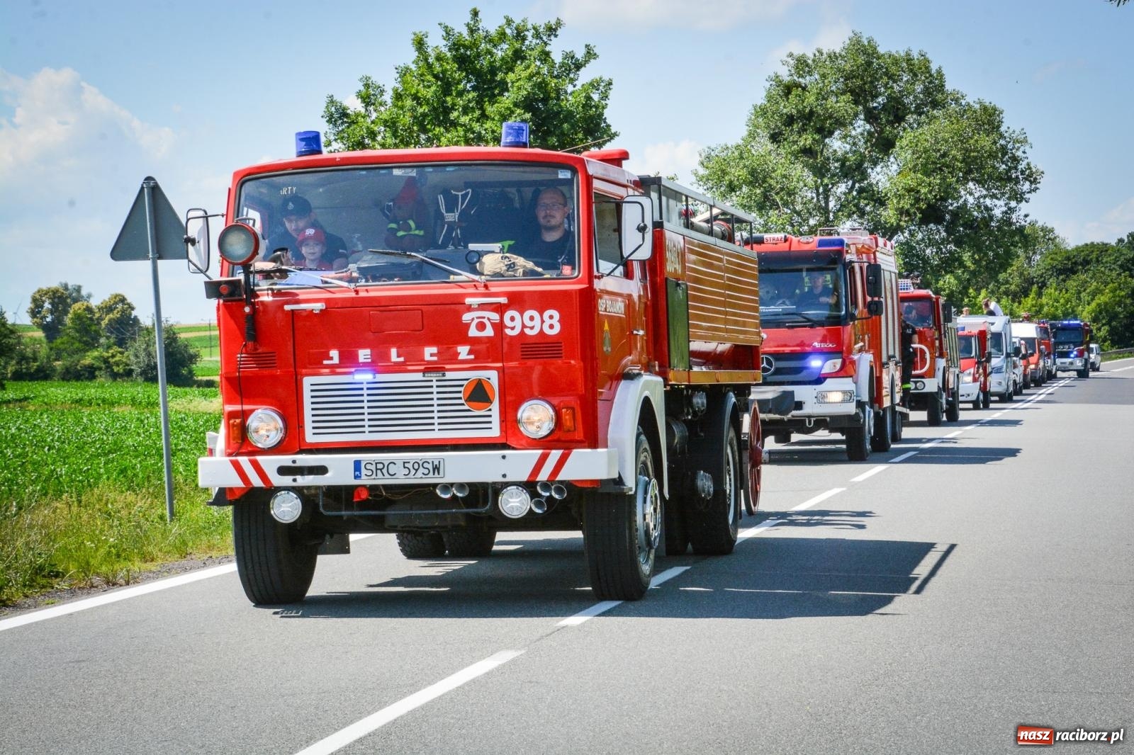 Zdjęcie w galerii na portalu naszraciborz.pl: Sikawki konne w akcji. Bieńkowice gospodarzem XVI Międzynarodowych Zawodów wiadomości z regionu
