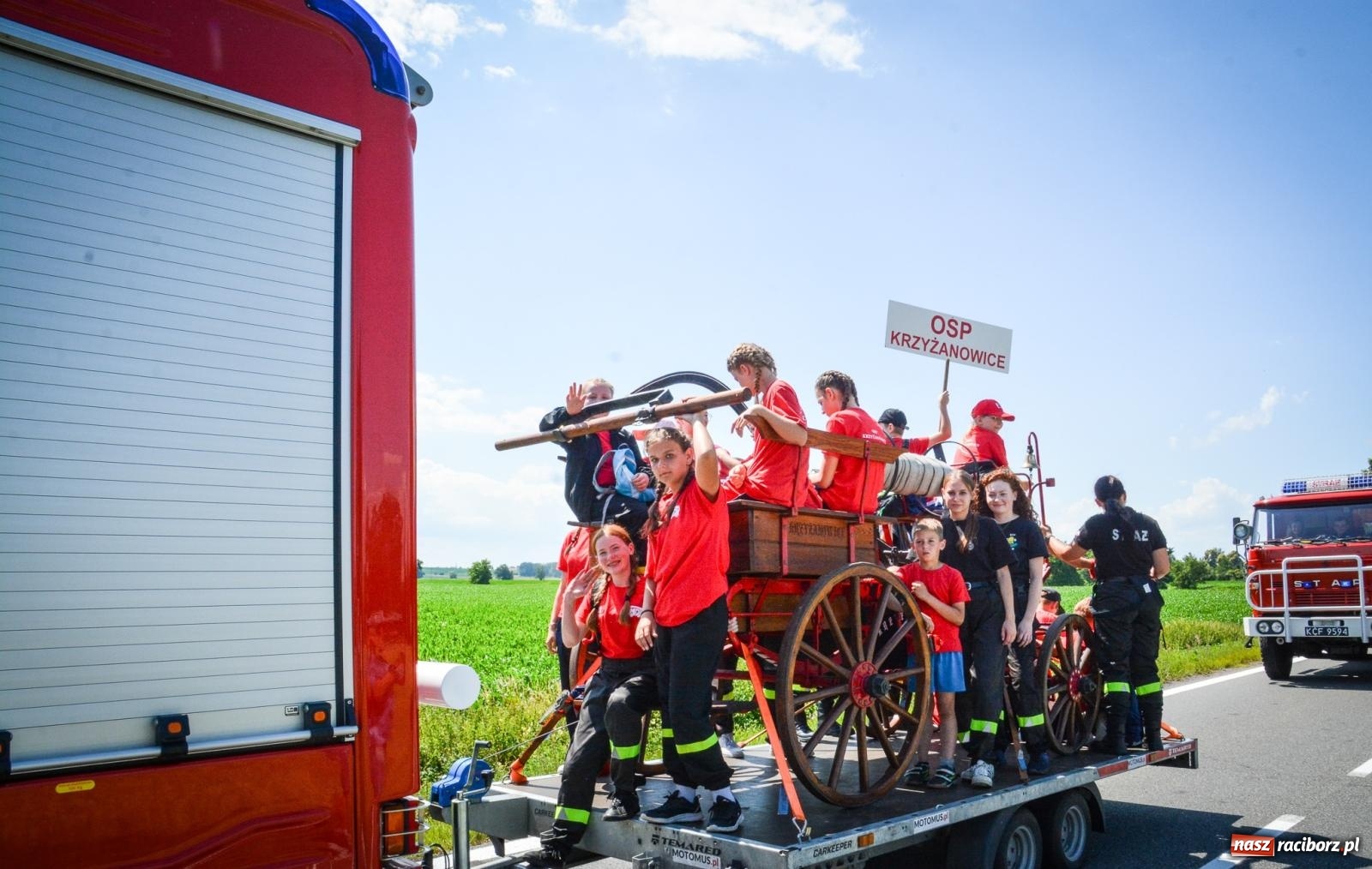 Zdjęcie w galerii na portalu naszraciborz.pl: Sikawki konne w akcji. Bieńkowice gospodarzem XVI Międzynarodowych Zawodów wiadomości z regionu