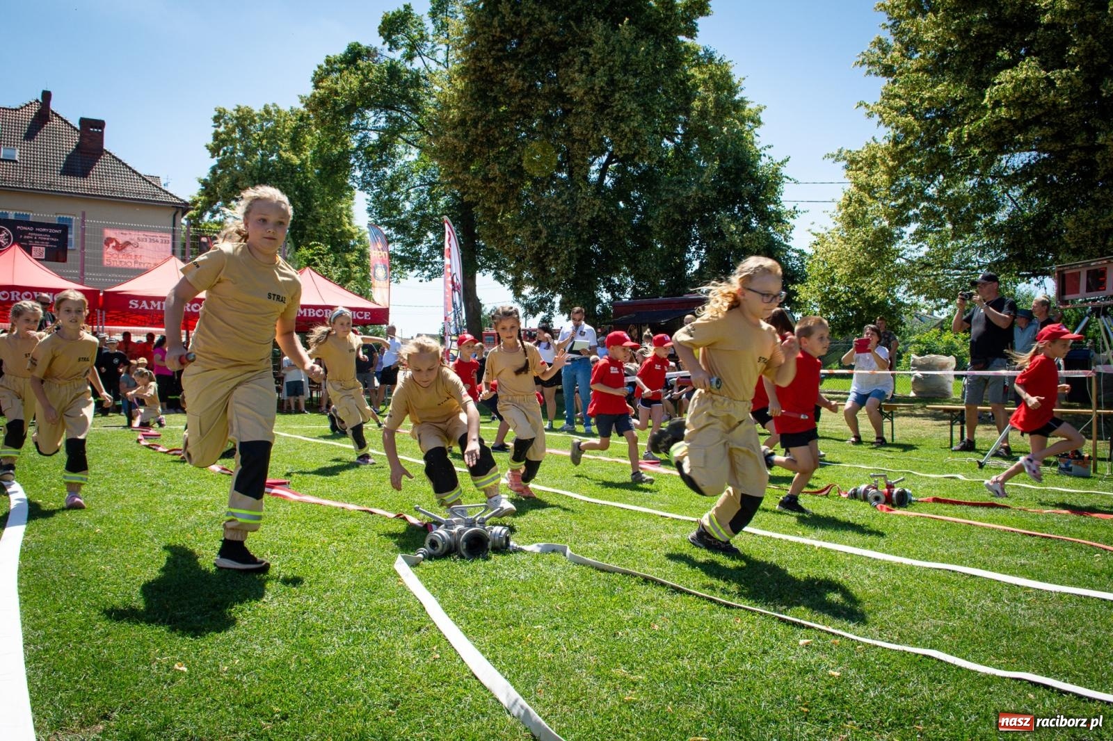 Zdjęcie w galerii na portalu naszraciborz.pl: Młodzi druhowie rywalizowali w Samborowicach. II Zawody Dziecięcych Drużyn Pożarniczych za nami wiadomości z regionu
