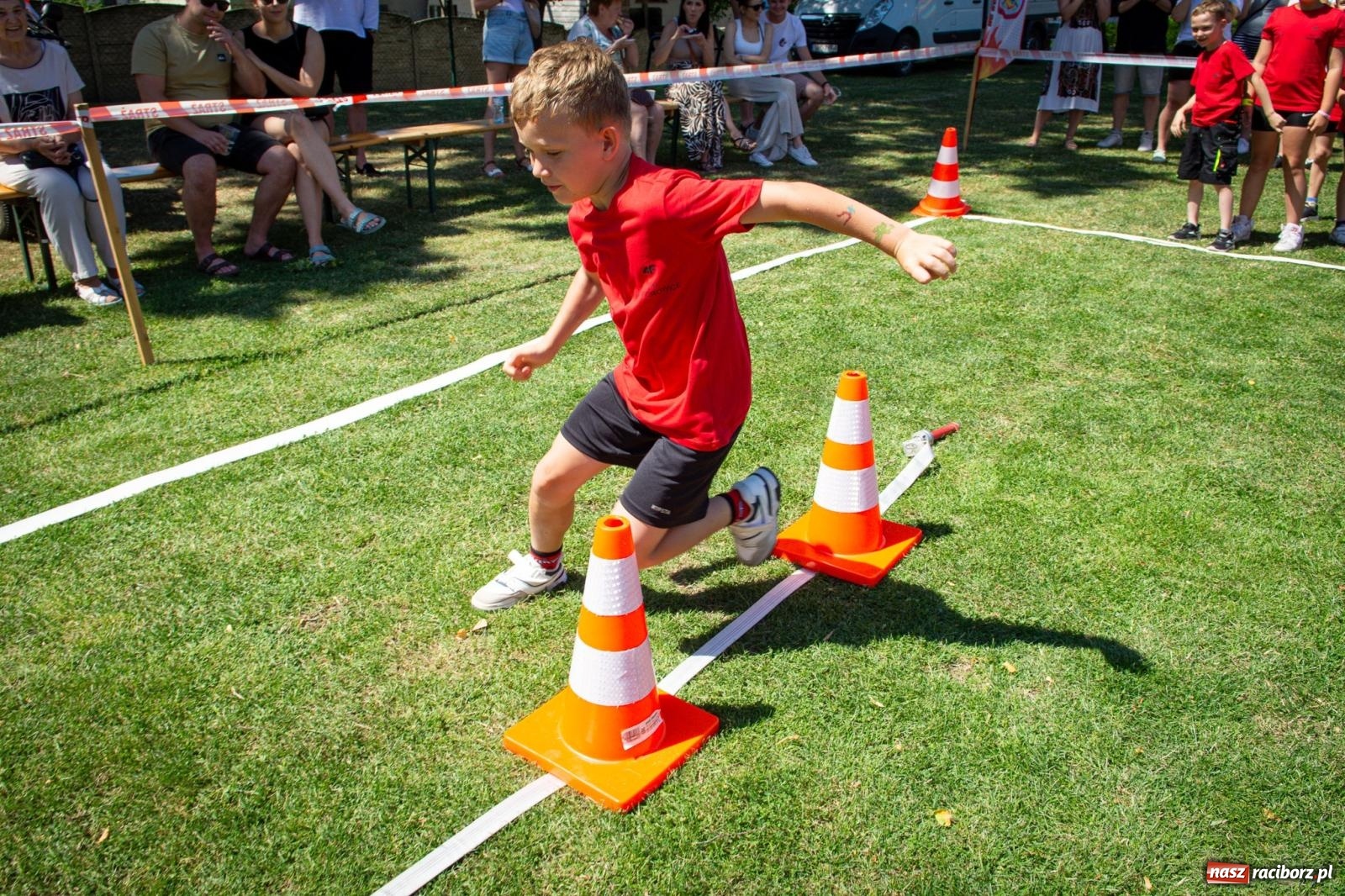 Zdjęcie w galerii na portalu naszraciborz.pl: Młodzi druhowie rywalizowali w Samborowicach. II Zawody Dziecięcych Drużyn Pożarniczych za nami wiadomości z regionu