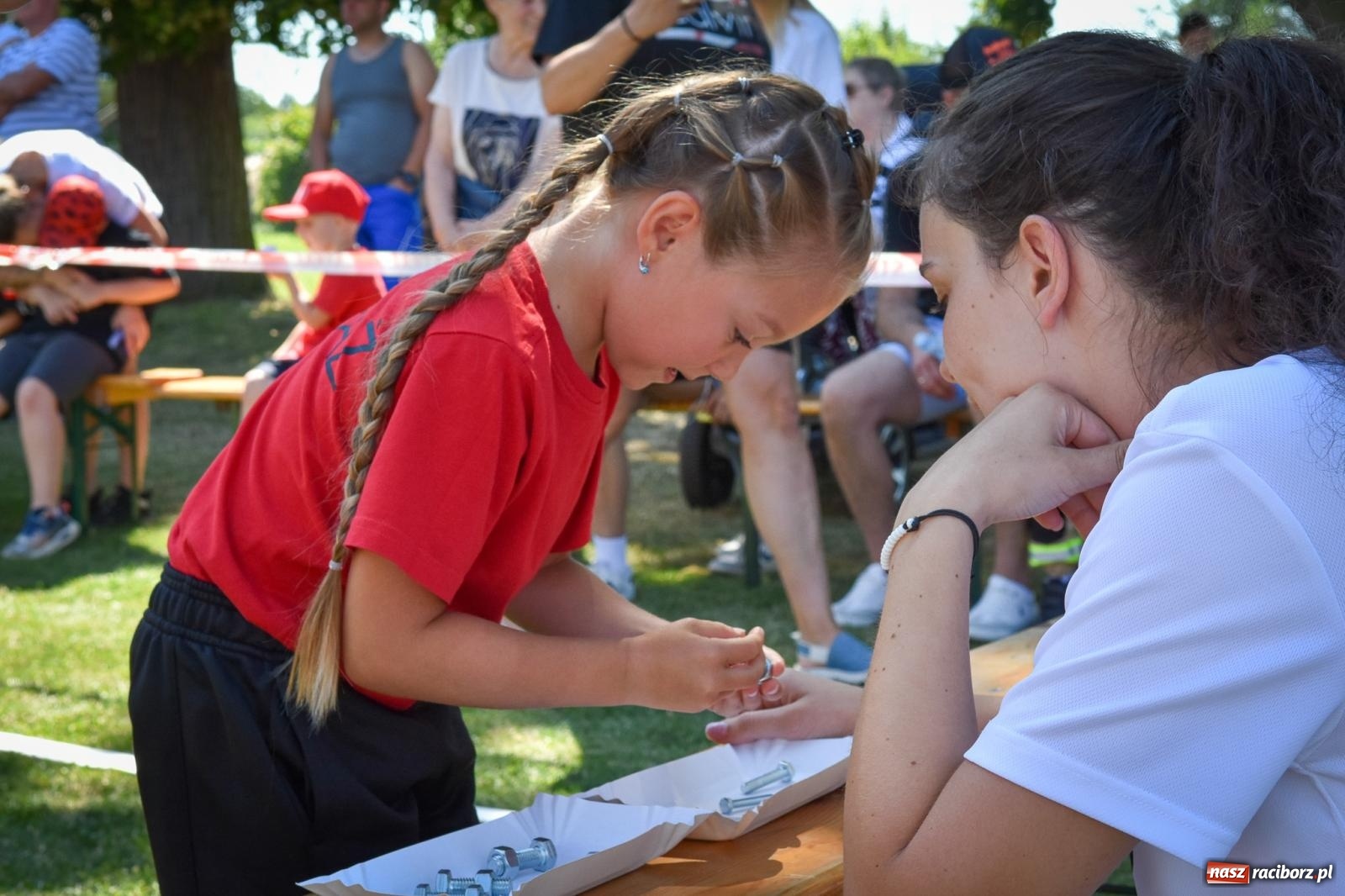 Zdjęcie w galerii na portalu naszraciborz.pl: Młodzi druhowie rywalizowali w Samborowicach. II Zawody Dziecięcych Drużyn Pożarniczych za nami wiadomości z regionu