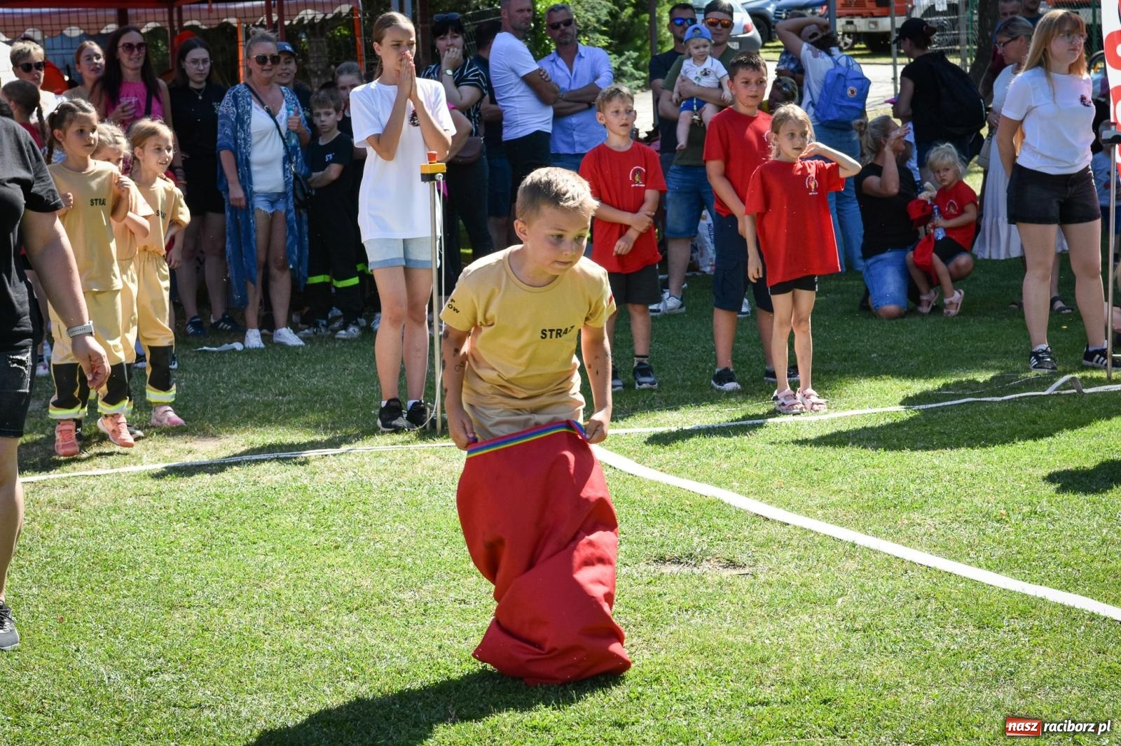 Zdjęcie w galerii na portalu naszraciborz.pl: Młodzi druhowie rywalizowali w Samborowicach. II Zawody Dziecięcych Drużyn Pożarniczych za nami wiadomości z regionu