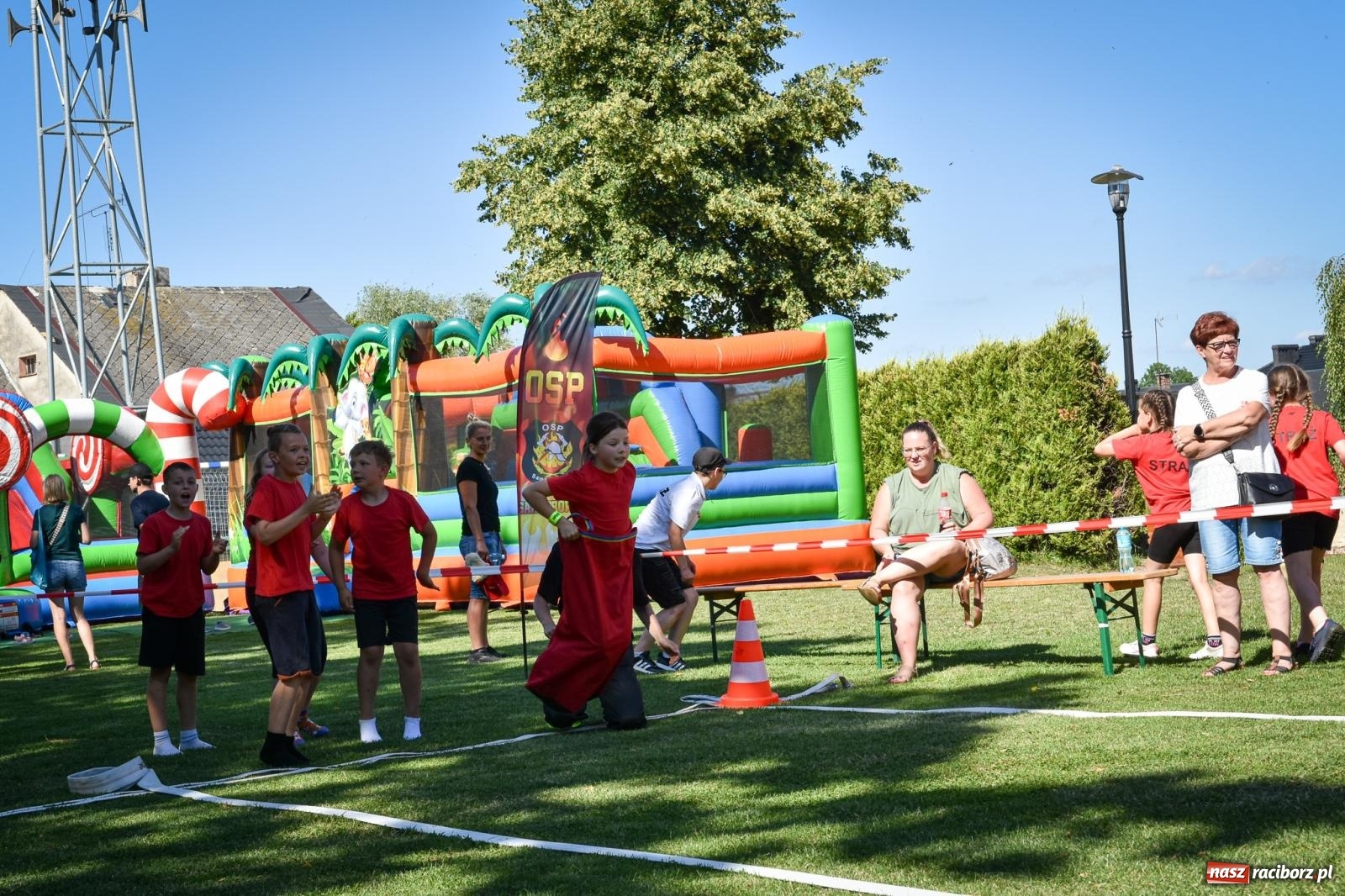 Zdjęcie w galerii na portalu naszraciborz.pl: Młodzi druhowie rywalizowali w Samborowicach. II Zawody Dziecięcych Drużyn Pożarniczych za nami wiadomości z regionu