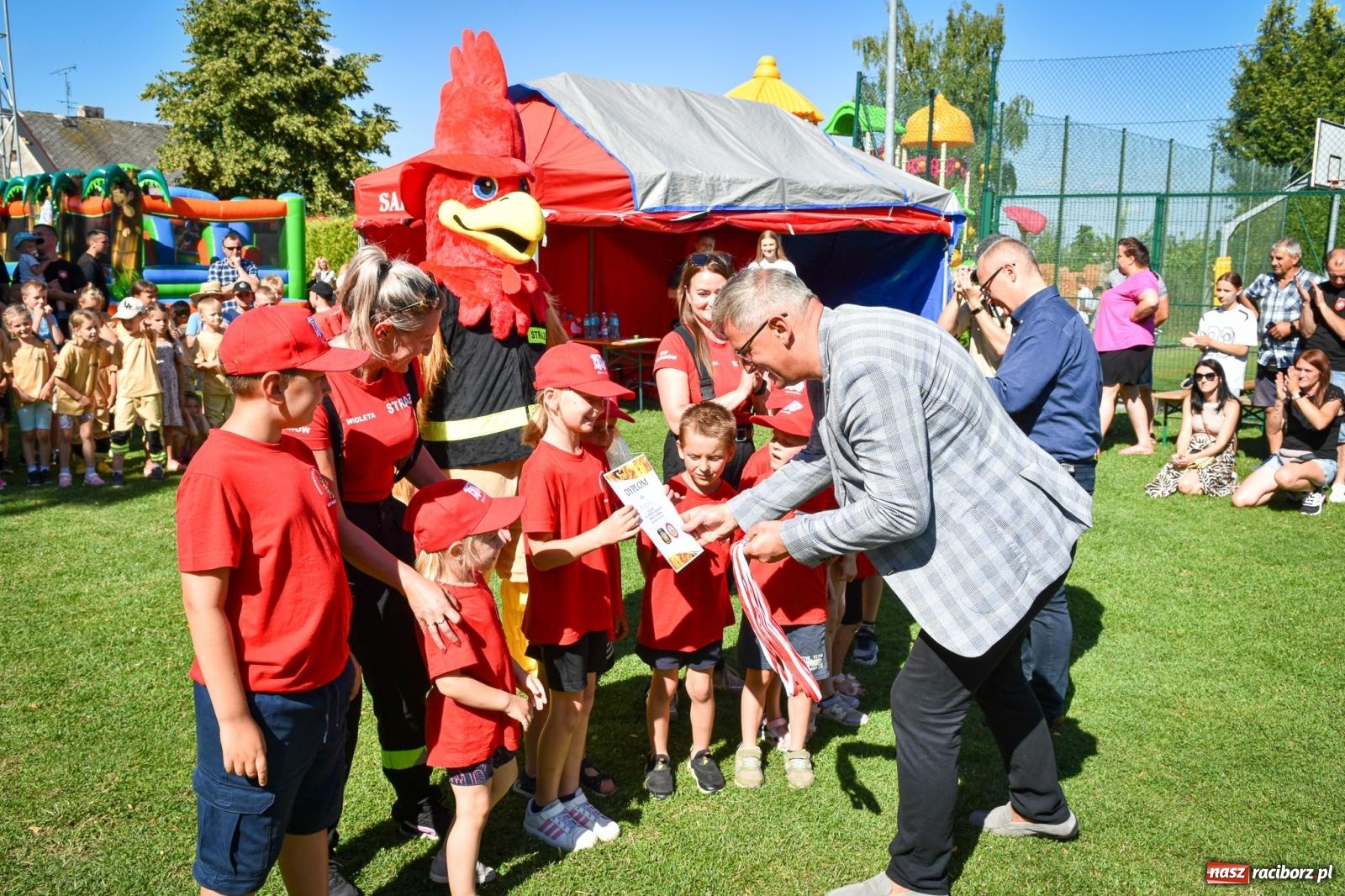 Zdjęcie w galerii na portalu naszraciborz.pl: Młodzi druhowie rywalizowali w Samborowicach. II Zawody Dziecięcych Drużyn Pożarniczych za nami wiadomości z regionu