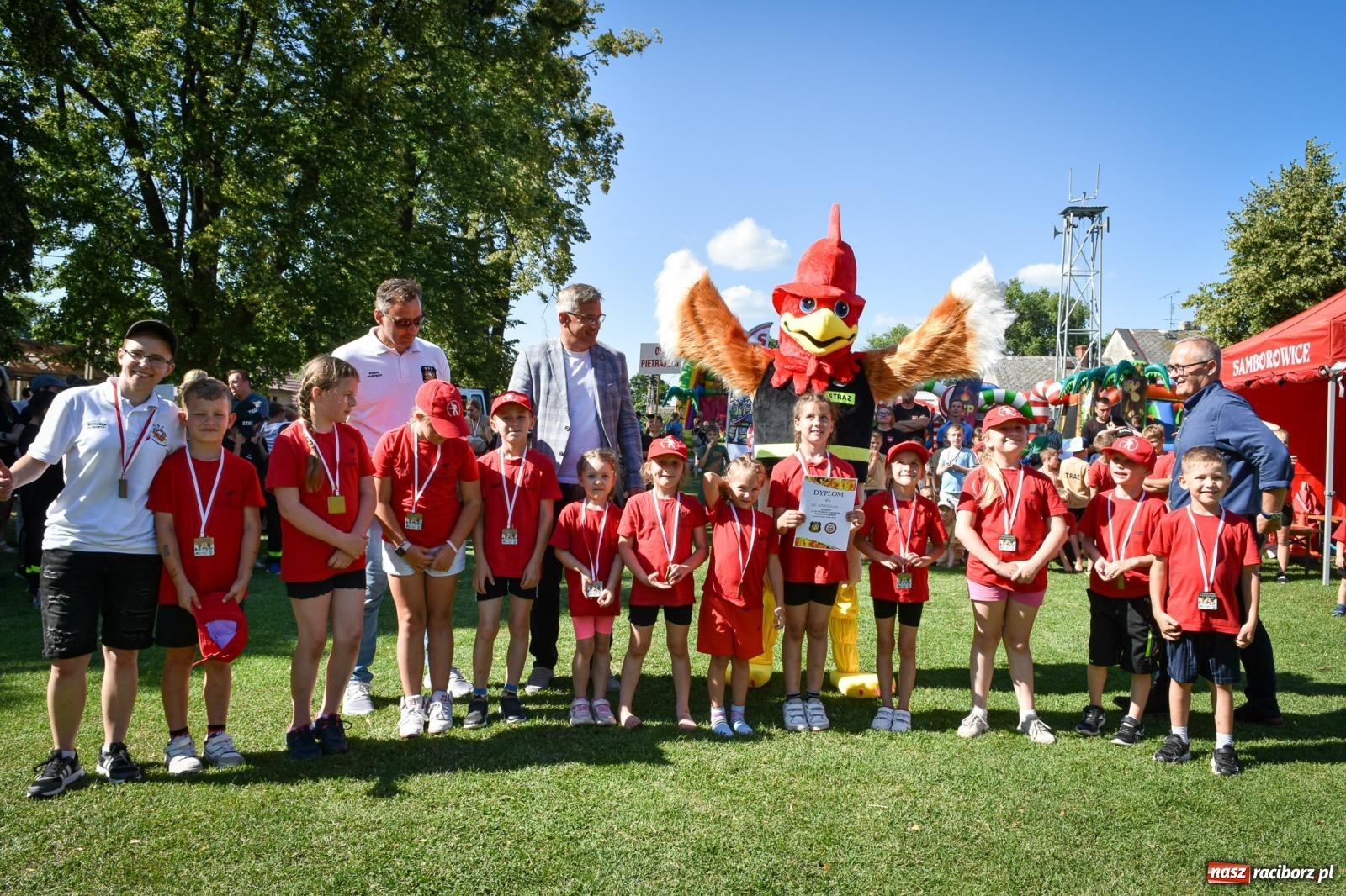 Zdjęcie w galerii na portalu naszraciborz.pl: Młodzi druhowie rywalizowali w Samborowicach. II Zawody Dziecięcych Drużyn Pożarniczych za nami wiadomości z regionu
