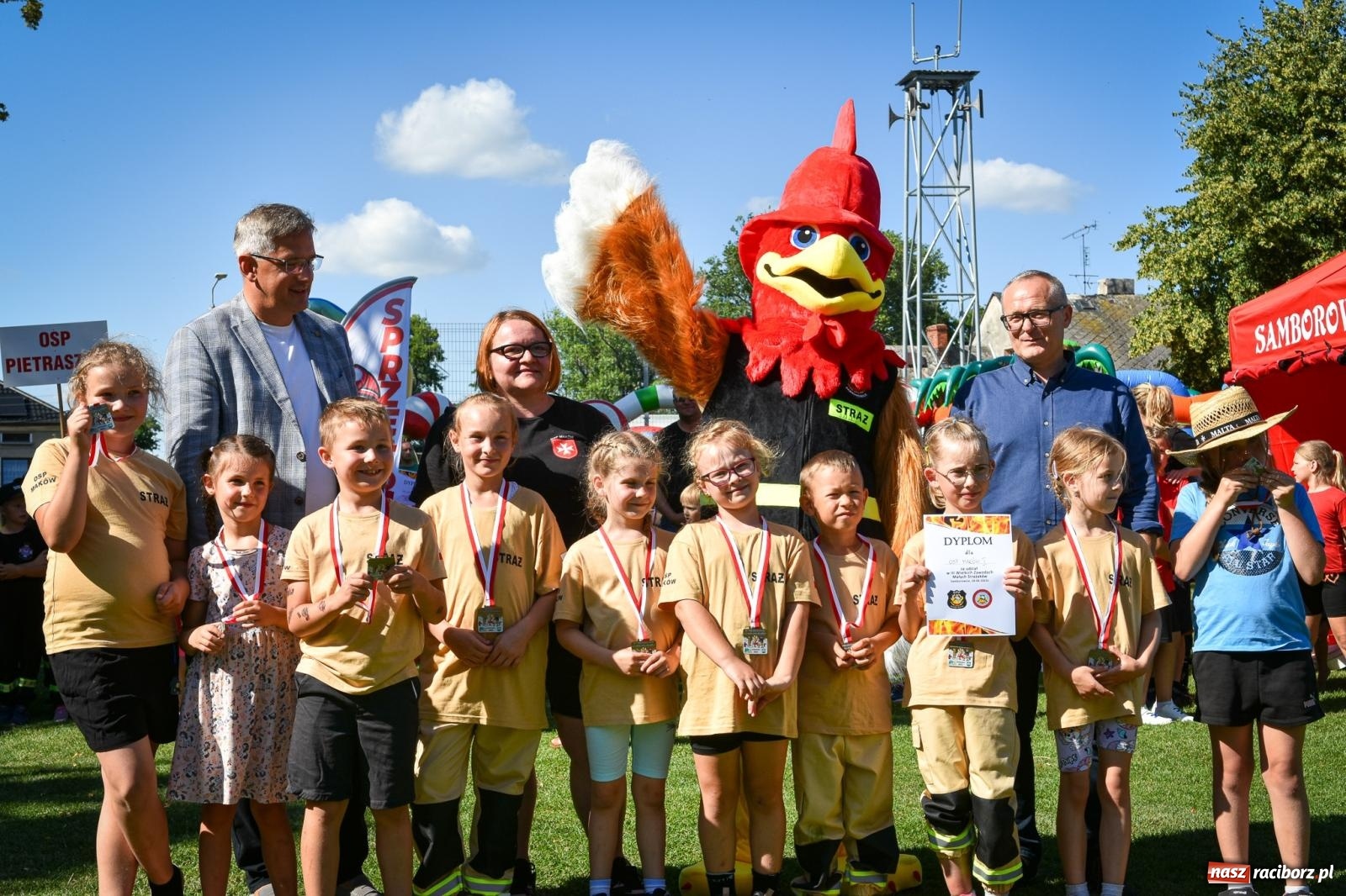 Zdjęcie w galerii na portalu naszraciborz.pl: Młodzi druhowie rywalizowali w Samborowicach. II Zawody Dziecięcych Drużyn Pożarniczych za nami wiadomości z regionu