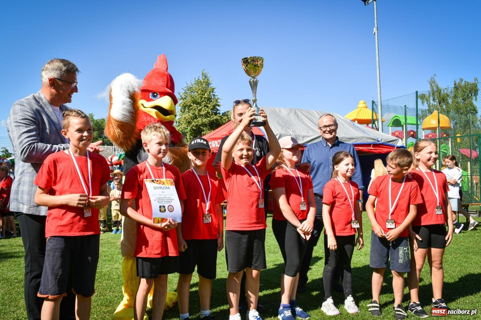 Zdjęcie w galerii na portalu naszraciborz.pl: Młodzi druhowie rywalizowali w Samborowicach. II Zawody Dziecięcych Drużyn Pożarniczych za nami wiadomości z regionu
