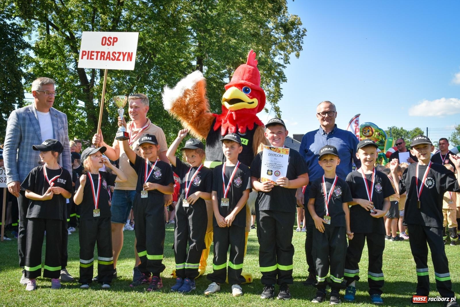 Zdjęcie w galerii na portalu naszraciborz.pl: Młodzi druhowie rywalizowali w Samborowicach. II Zawody Dziecięcych Drużyn Pożarniczych za nami wiadomości z regionu