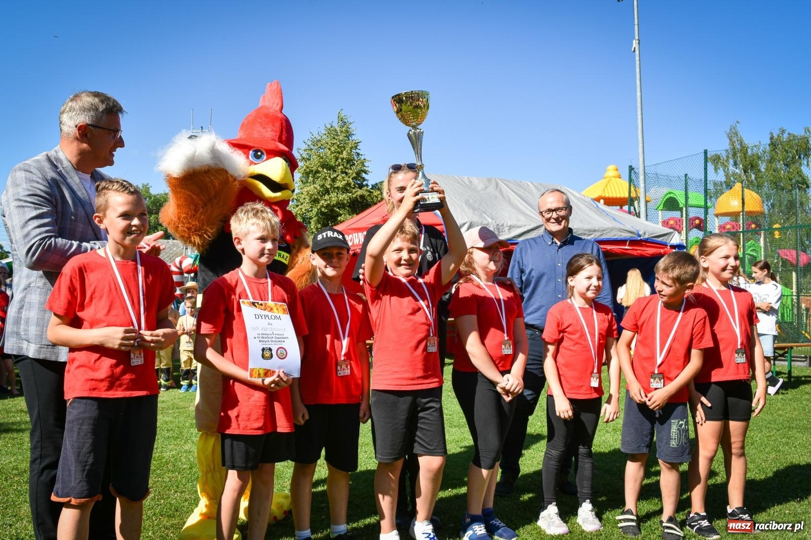 Zdjęcie w galerii na portalu naszraciborz.pl: Młodzi druhowie rywalizowali w Samborowicach. II Zawody Dziecięcych Drużyn Pożarniczych za nami wiadomości z regionu