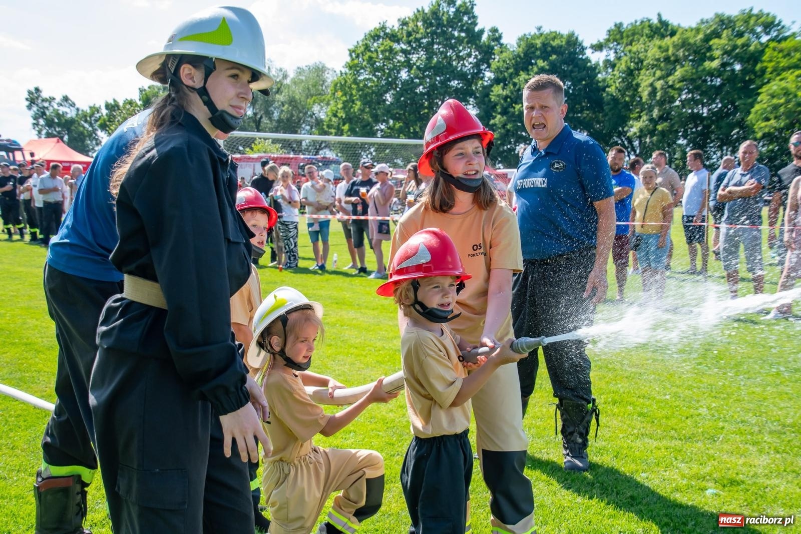 Zdjęcie w galerii na portalu naszraciborz.pl: Tradycja, rywalizacja i historia – Międzynarodowe Zawody Sikawek Konnych o Puchar Wójta Gminy Krzyżanowice w Bieńkowicach [FOTO i WIDEO] wiadomości z regionu