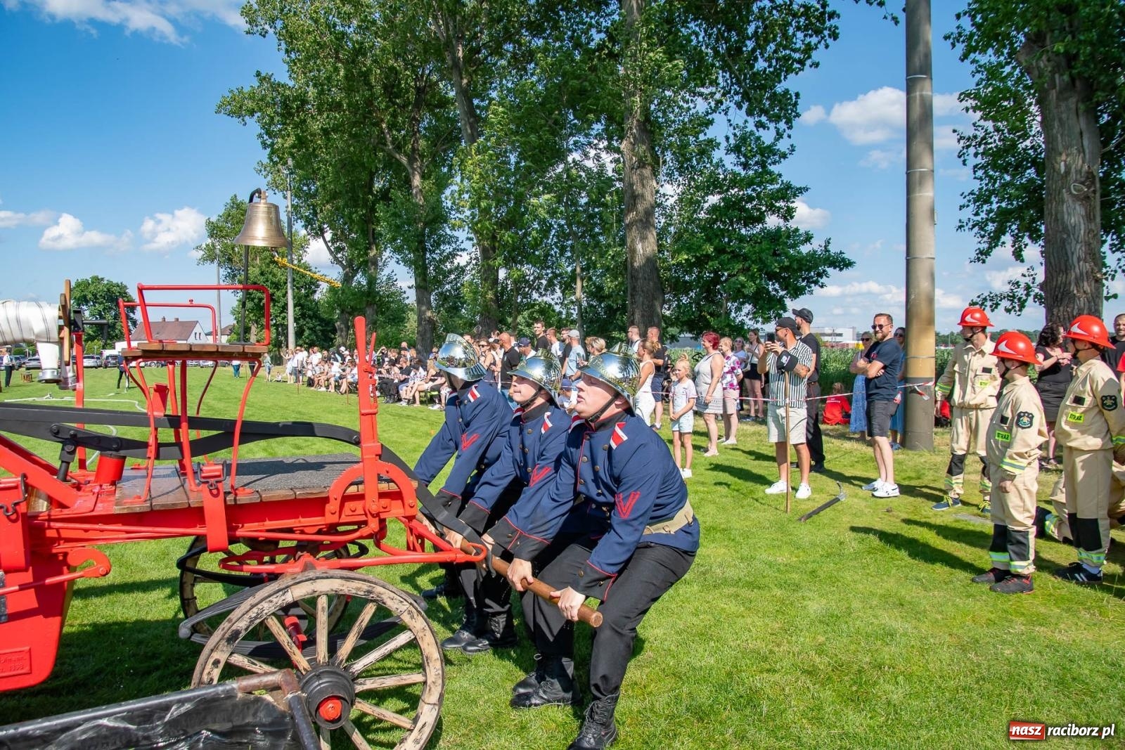Zdjęcie w galerii na portalu naszraciborz.pl: Tradycja, rywalizacja i historia – Międzynarodowe Zawody Sikawek Konnych o Puchar Wójta Gminy Krzyżanowice w Bieńkowicach [FOTO i WIDEO] wiadomości z regionu
