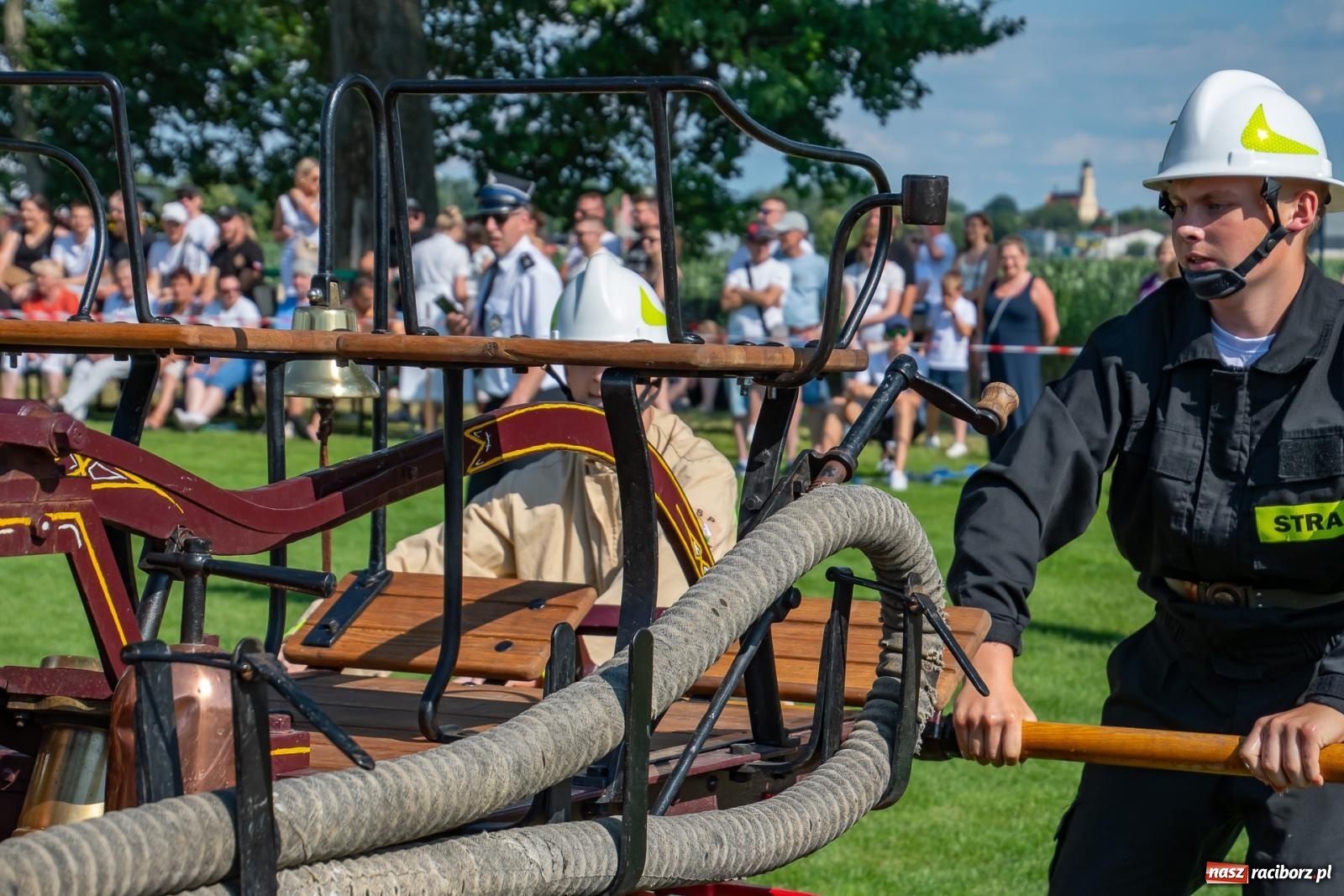 Zdjęcie w galerii na portalu naszraciborz.pl: Tradycja, rywalizacja i historia – Międzynarodowe Zawody Sikawek Konnych o Puchar Wójta Gminy Krzyżanowice w Bieńkowicach [FOTO i WIDEO] wiadomości z regionu