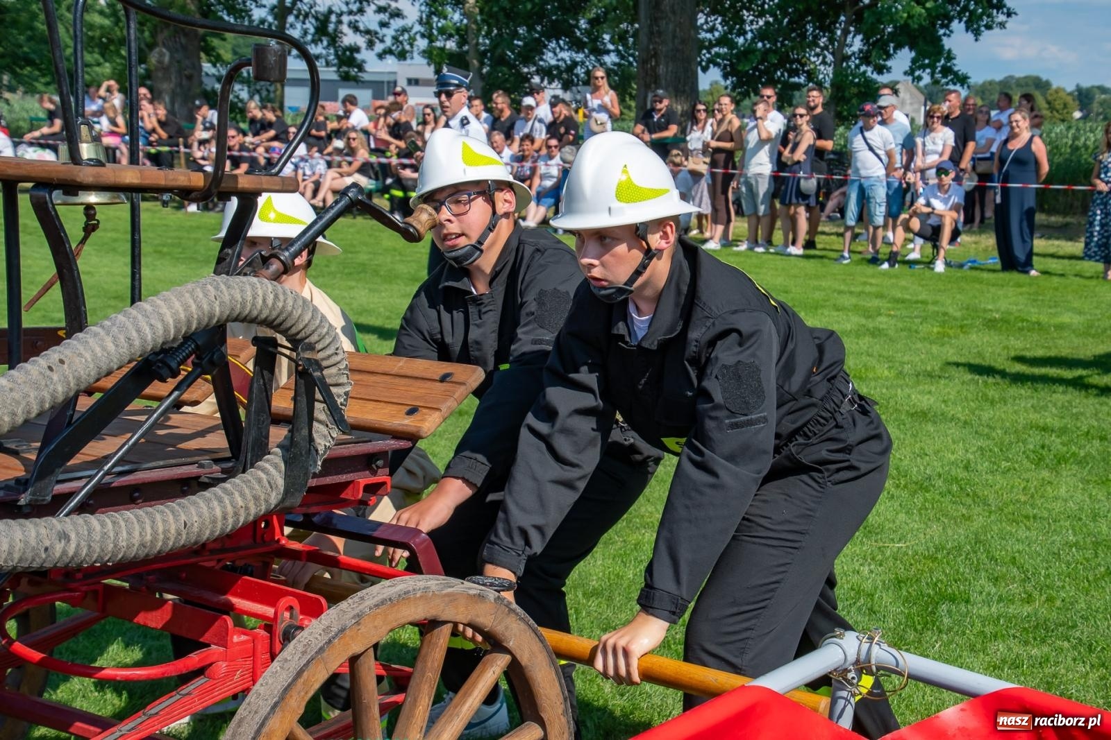 Zdjęcie w galerii na portalu naszraciborz.pl: Tradycja, rywalizacja i historia – Międzynarodowe Zawody Sikawek Konnych o Puchar Wójta Gminy Krzyżanowice w Bieńkowicach [FOTO i WIDEO] wiadomości z regionu